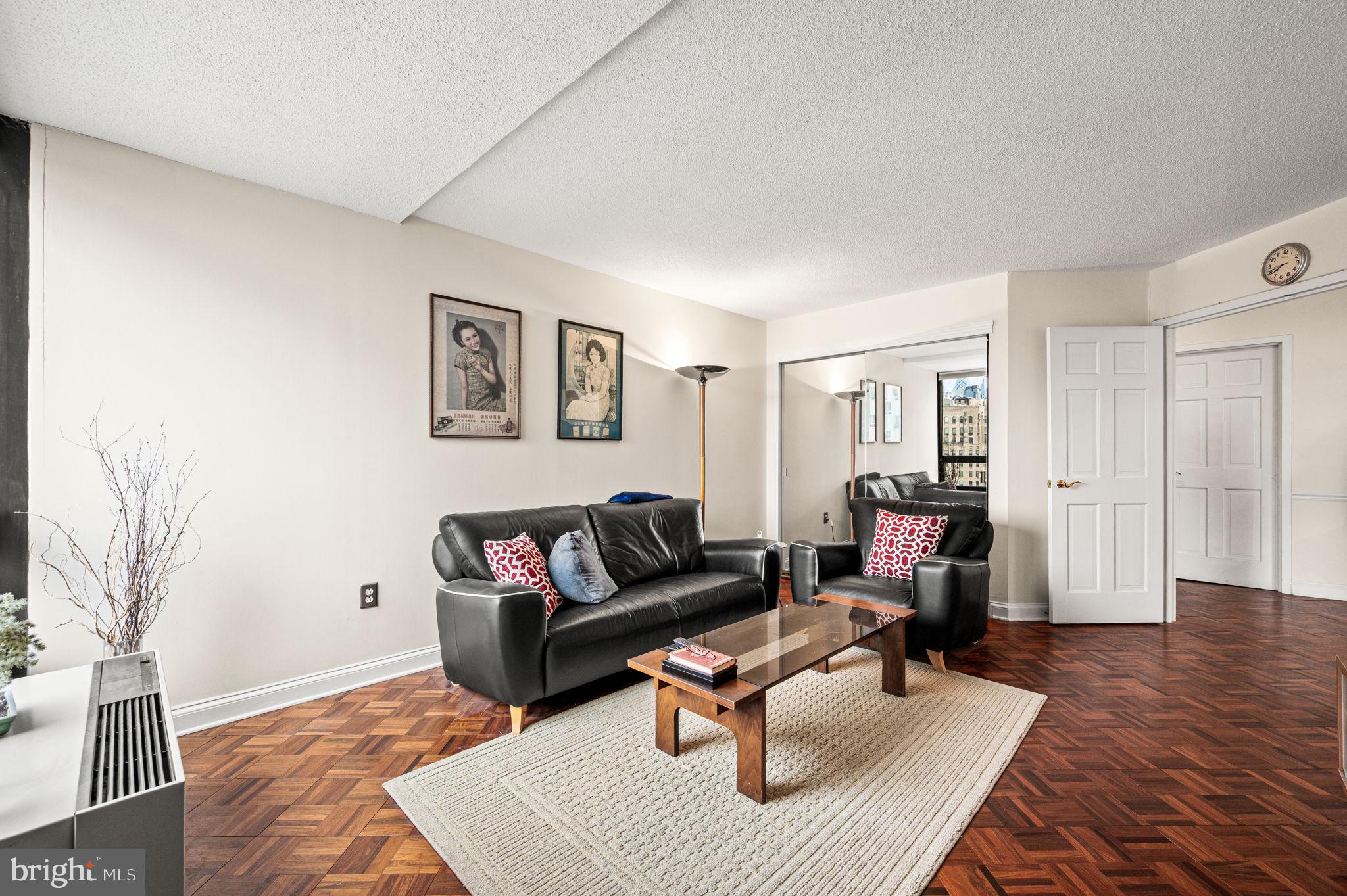 SOCIETY HILL - Residential