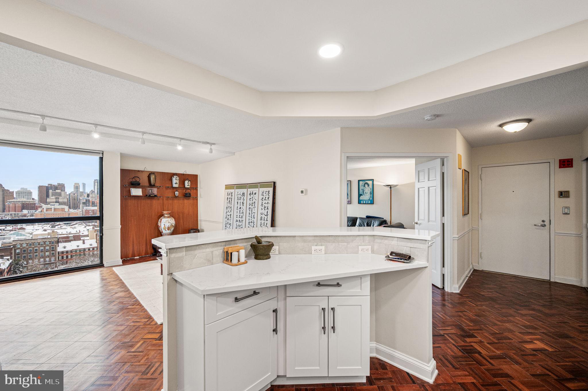 SOCIETY HILL - Residential