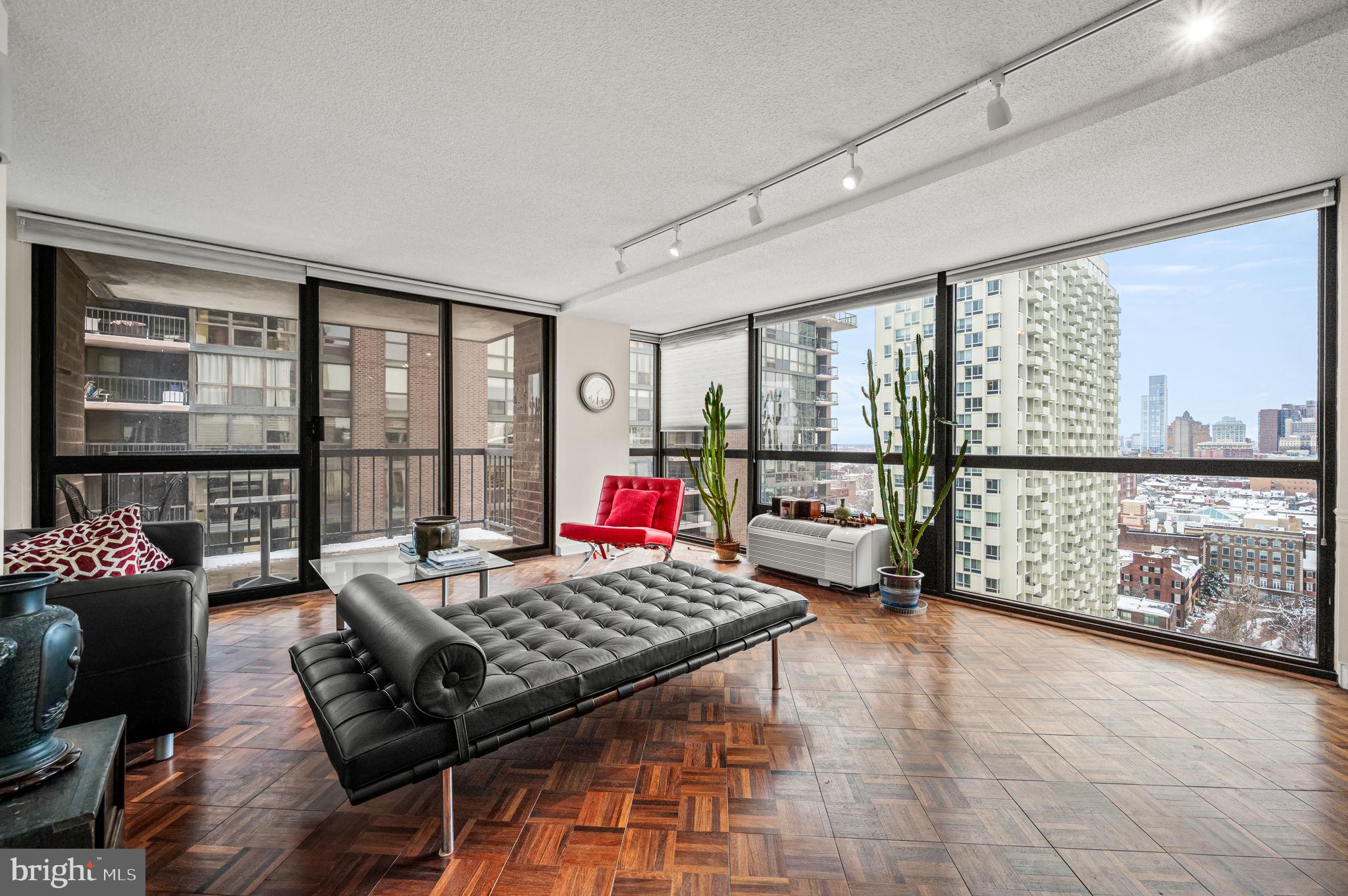 SOCIETY HILL - Residential