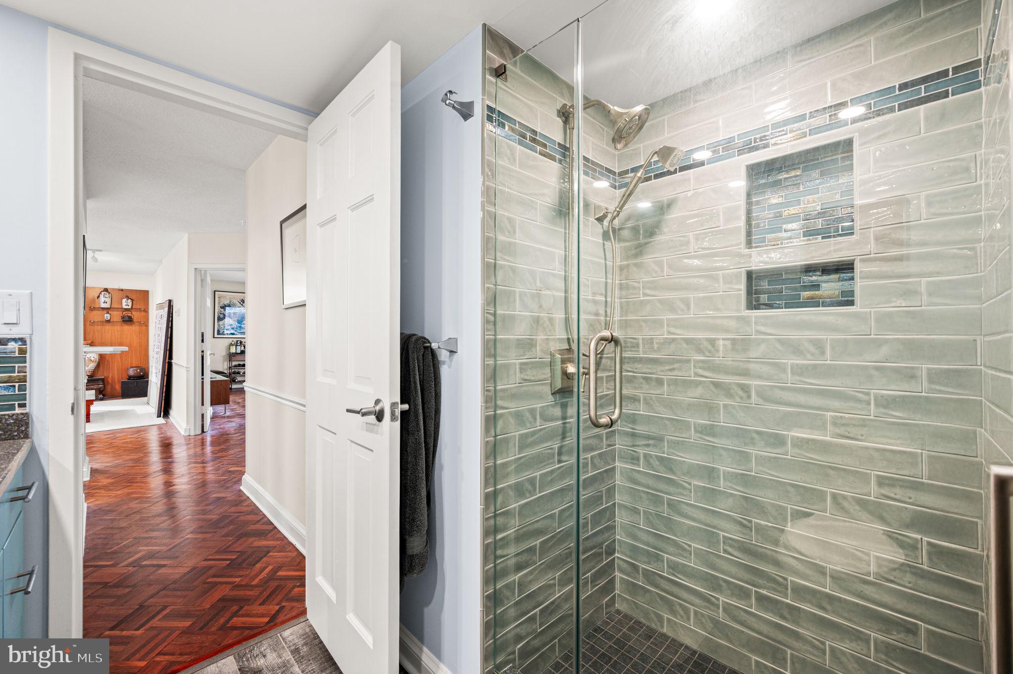 SOCIETY HILL - Residential