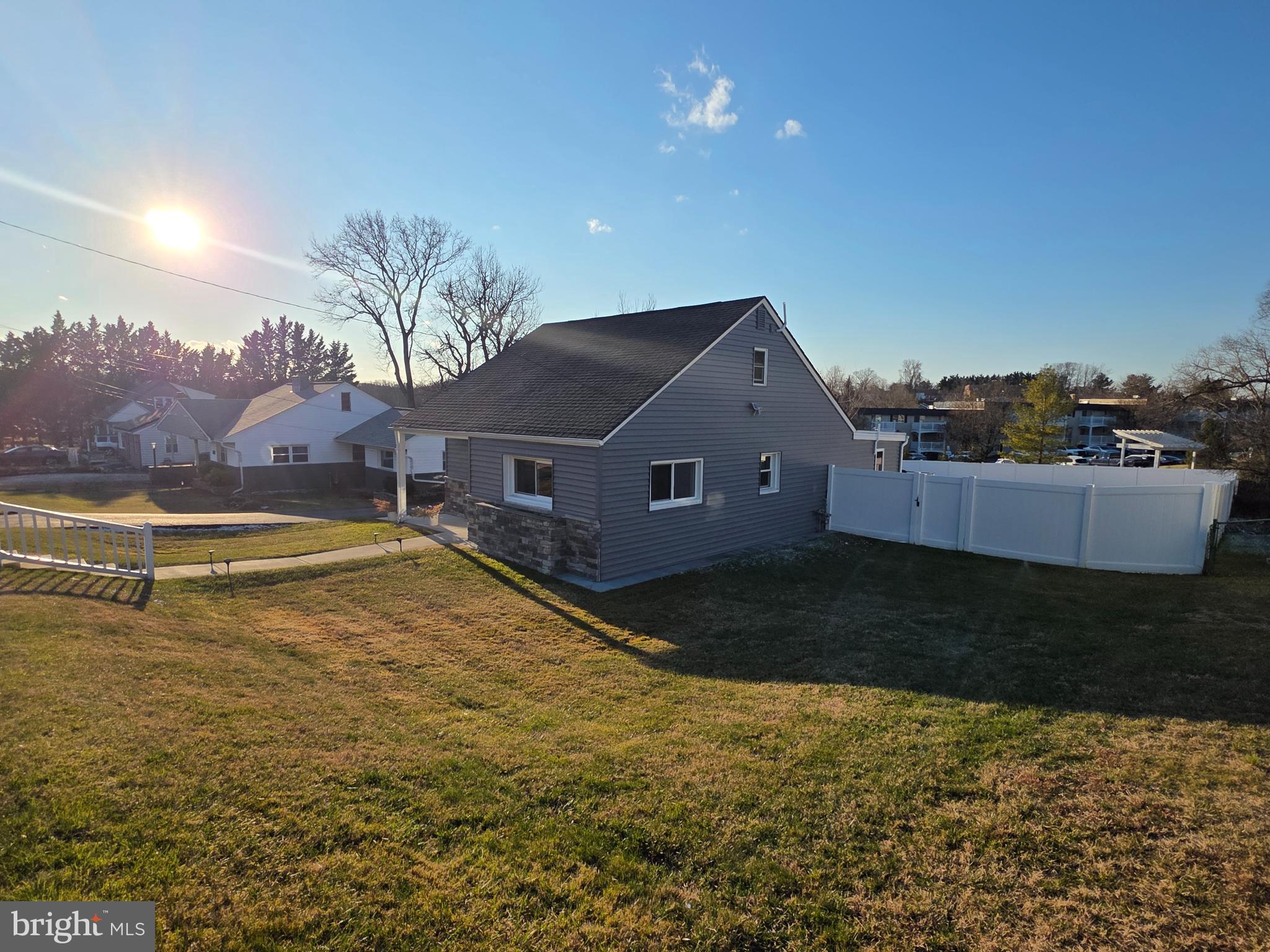 ROLLING VIEW - Residential