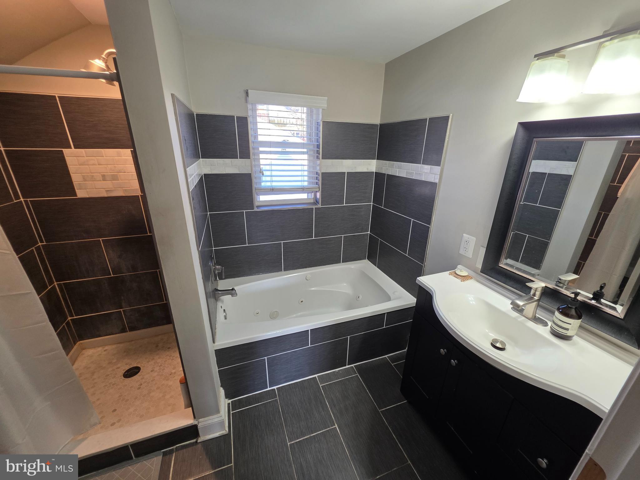 ROLLING VIEW - Residential