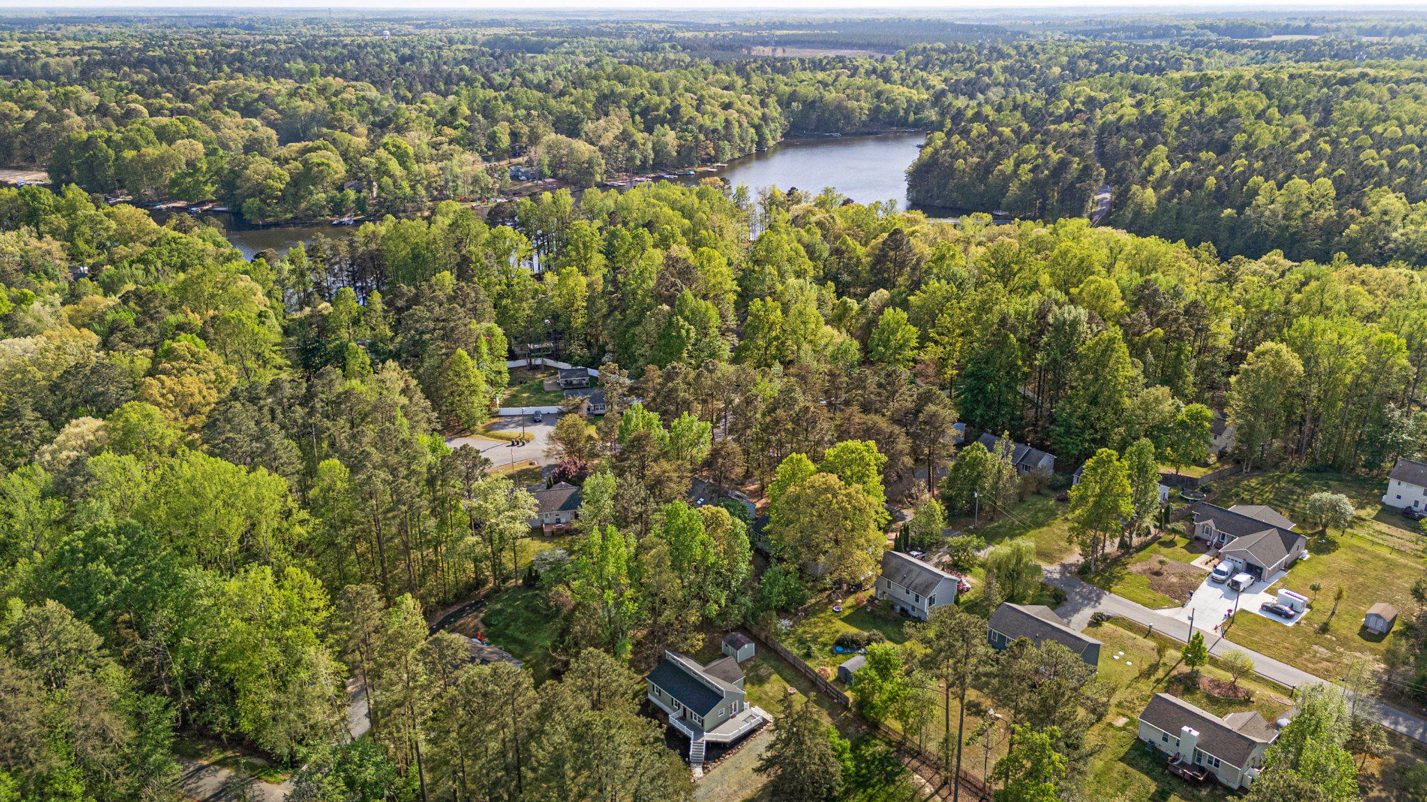 LAKE CAROLINE - Residential