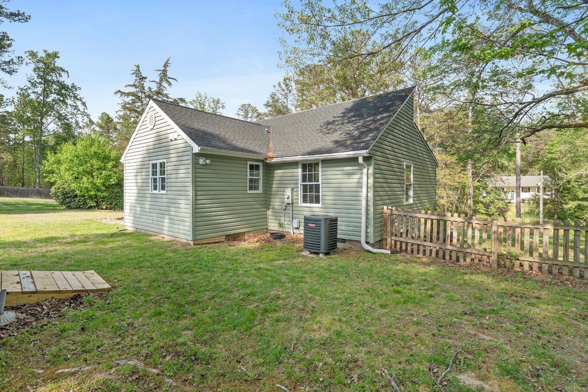 LAKE CAROLINE - Residential