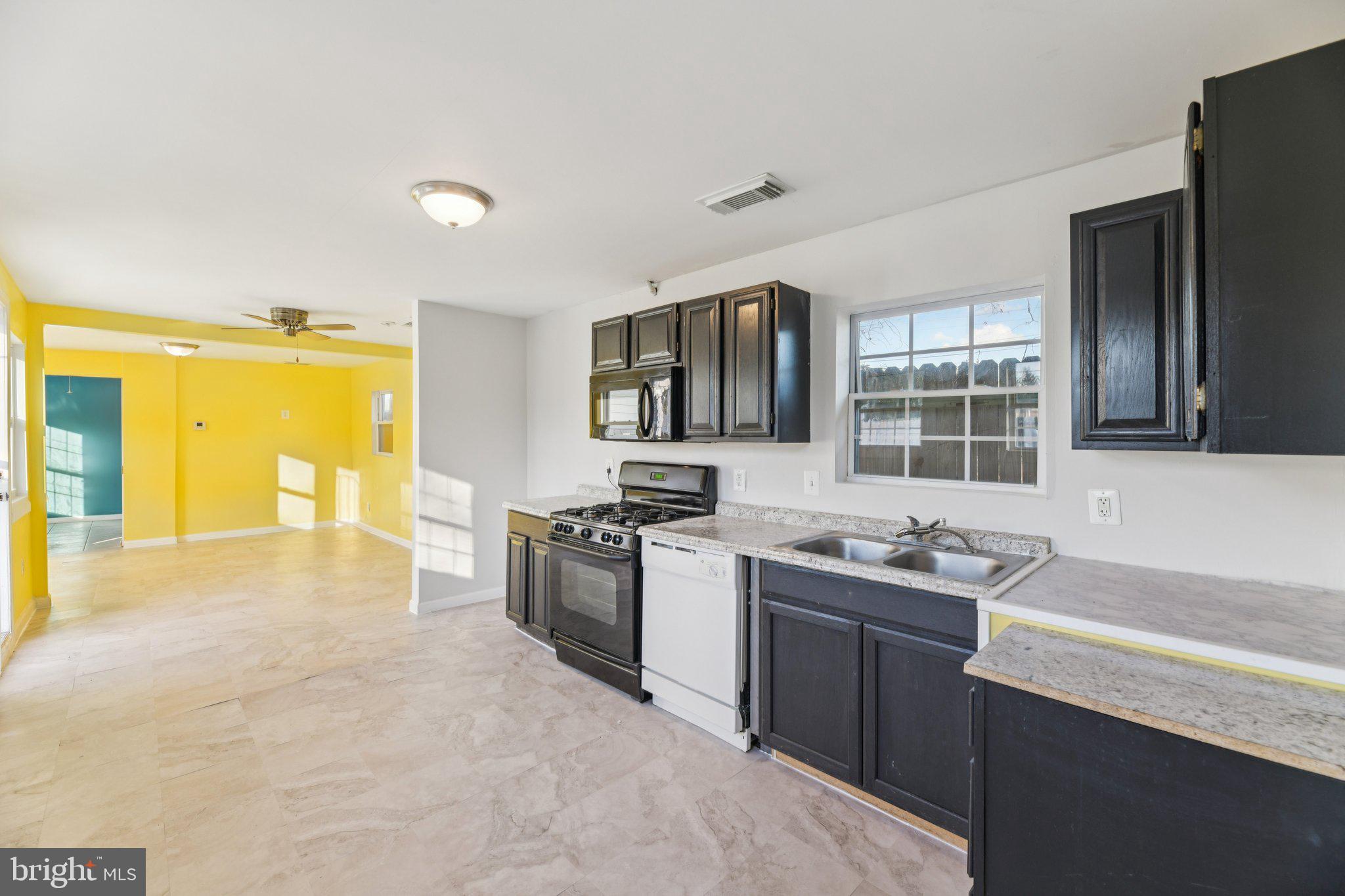 HUNTERS MILL ESTATES - Residential