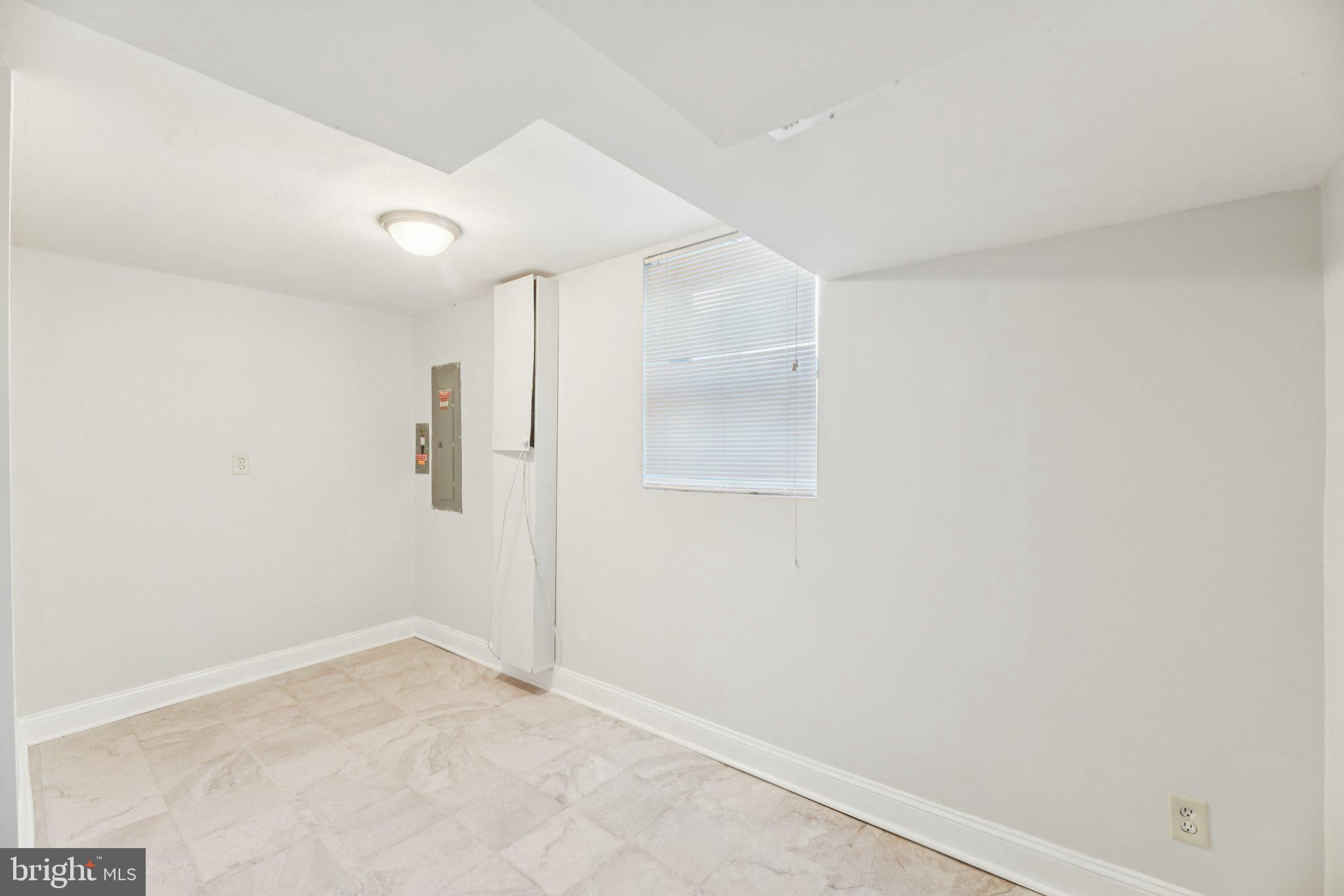 HUNTERS MILL ESTATES - Residential