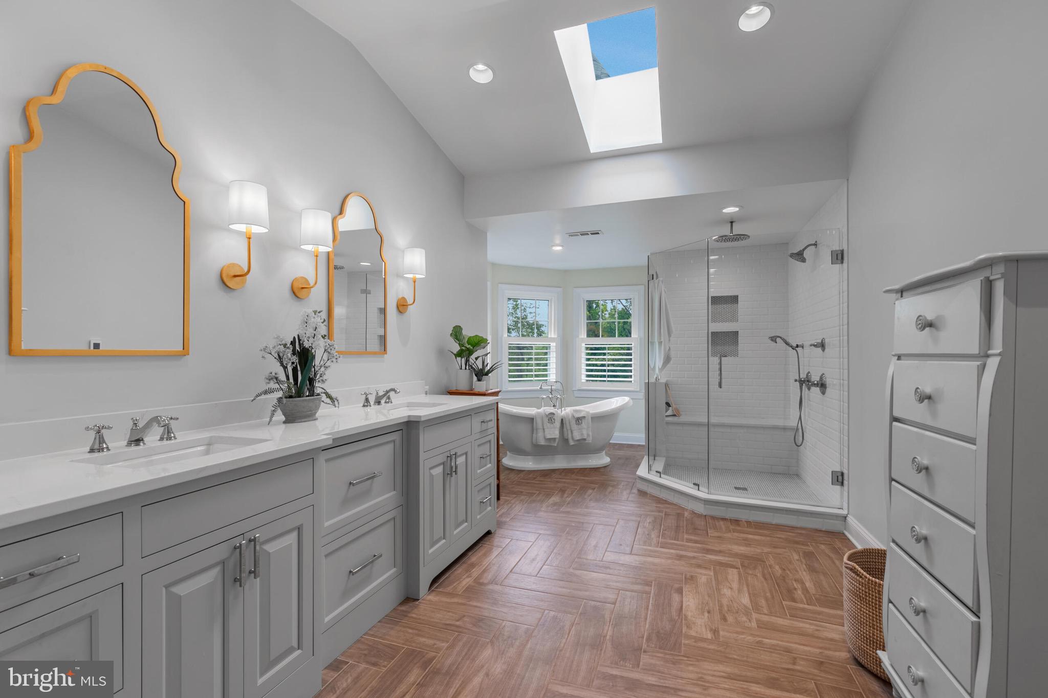 EVERETT LAND - Residential