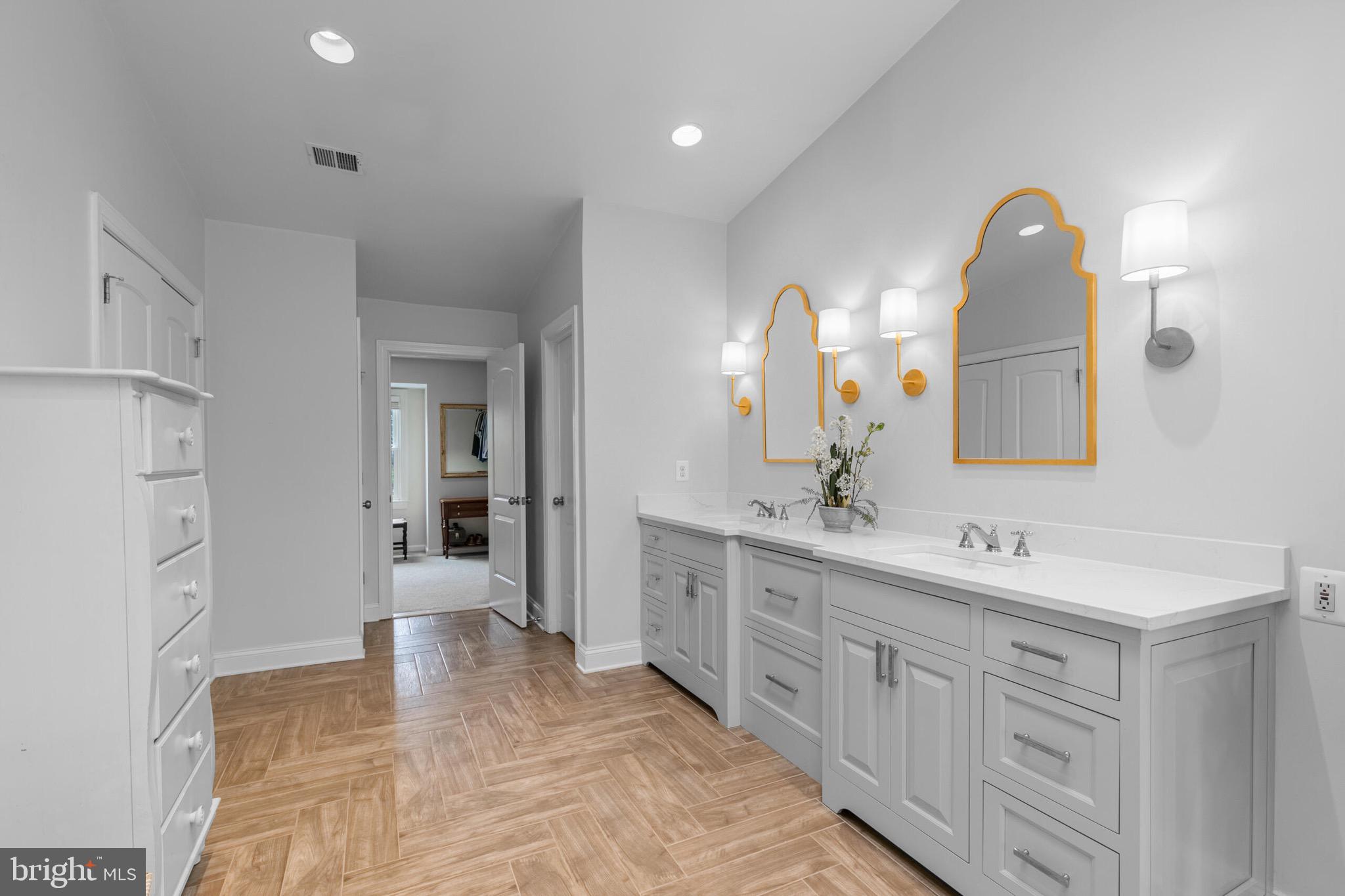 EVERETT LAND - Residential