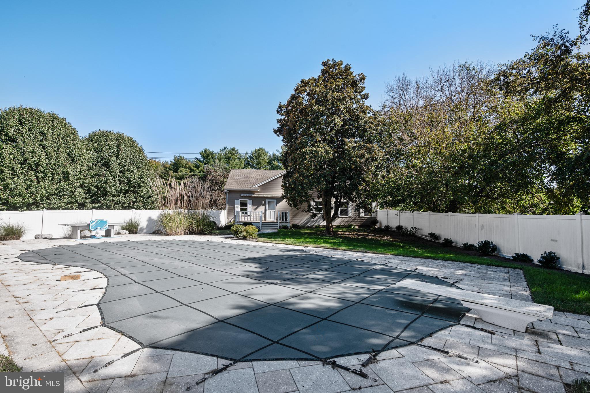 EASTON - Residential Lease