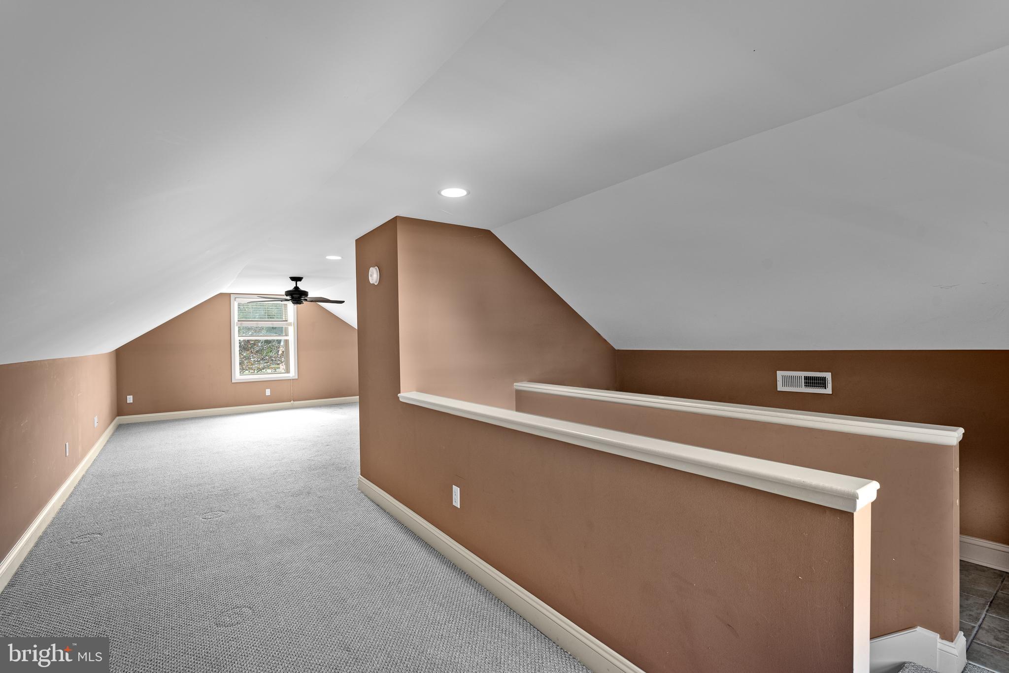 EASTON - Residential Lease