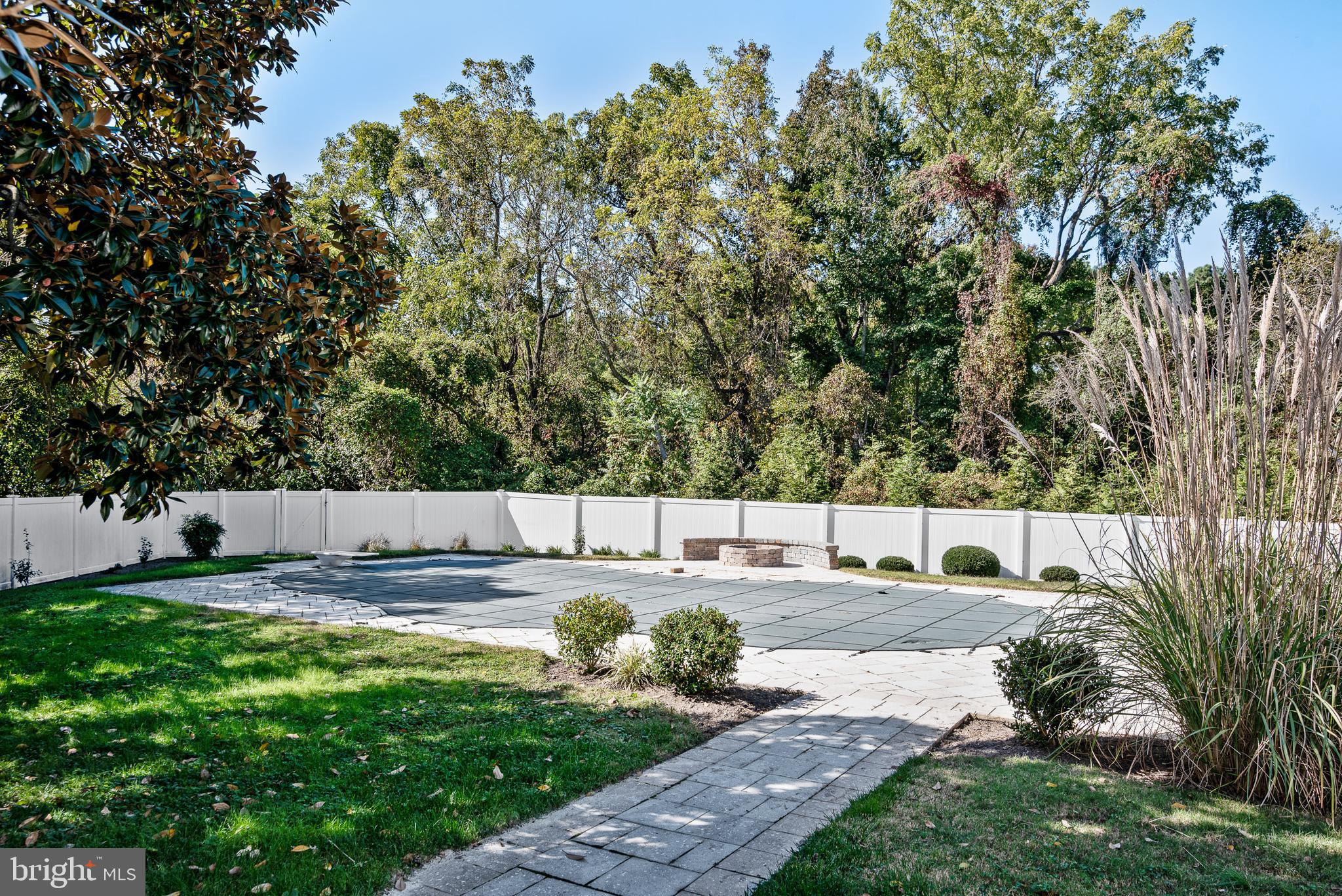 EASTON - Residential Lease