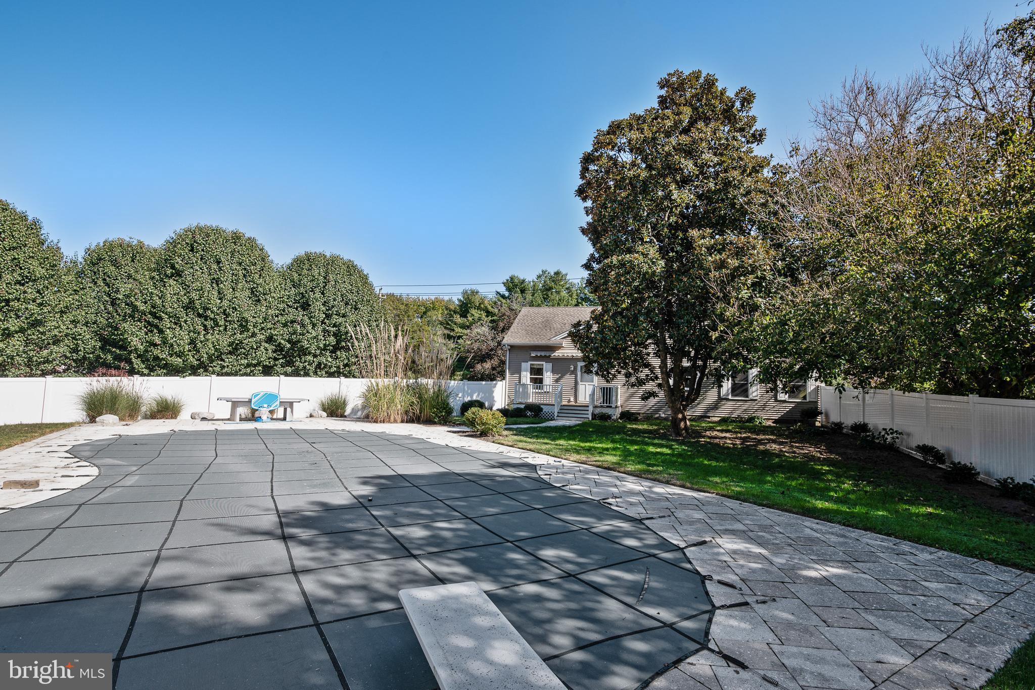 EASTON - Residential Lease