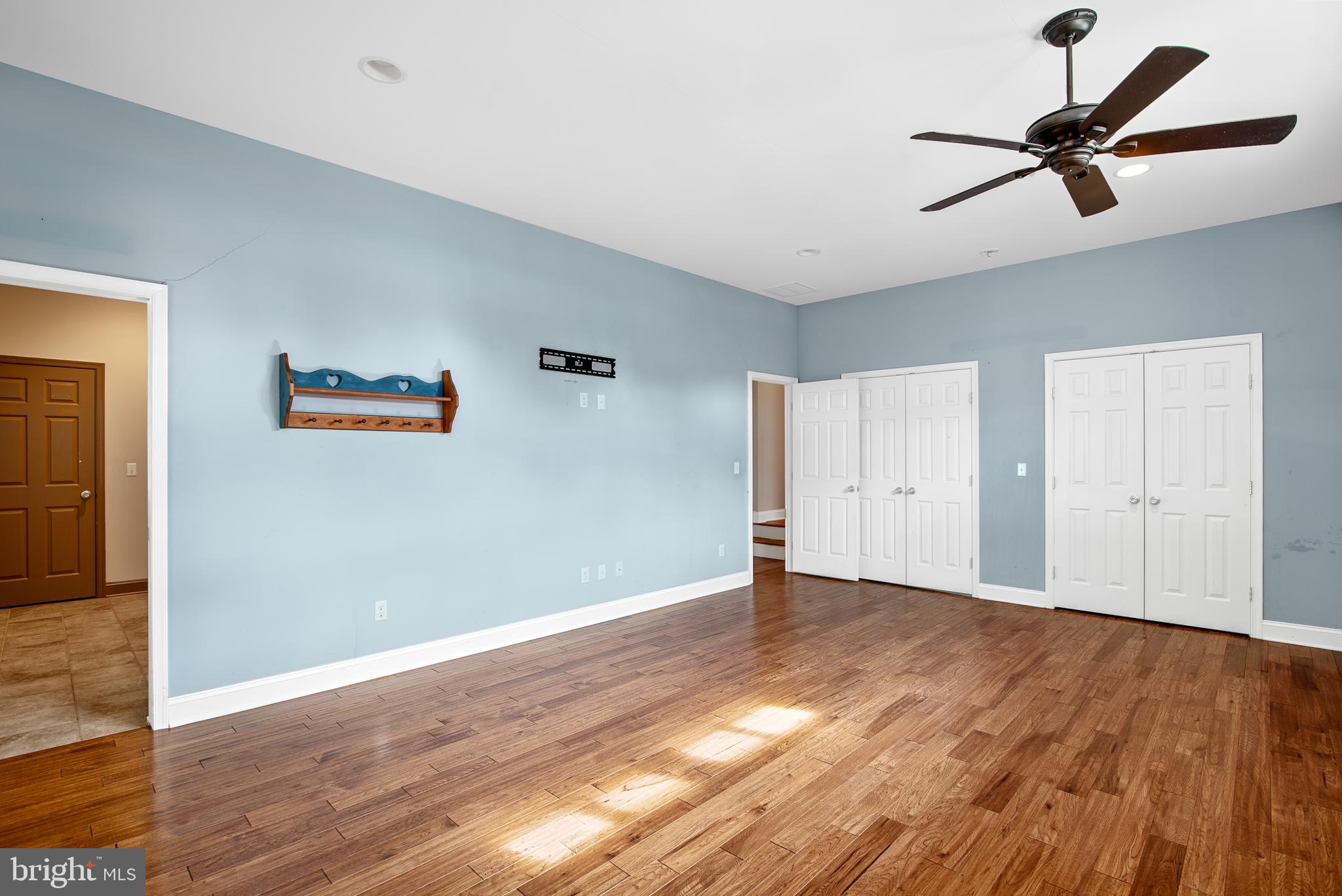 EASTON - Residential Lease