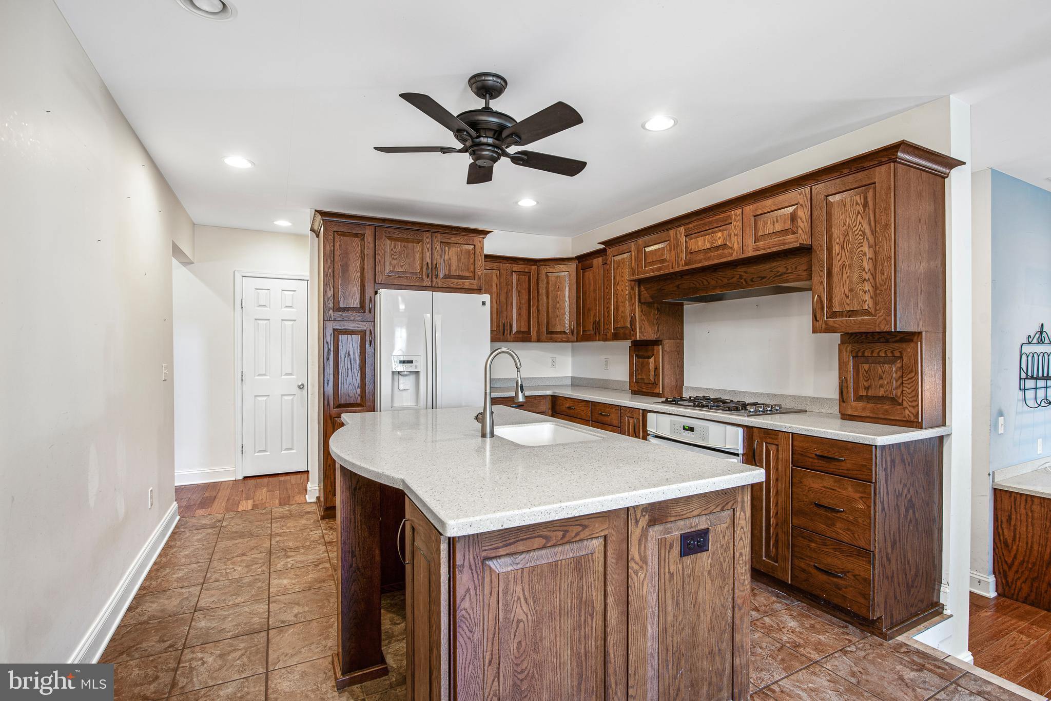 EASTON - Residential Lease