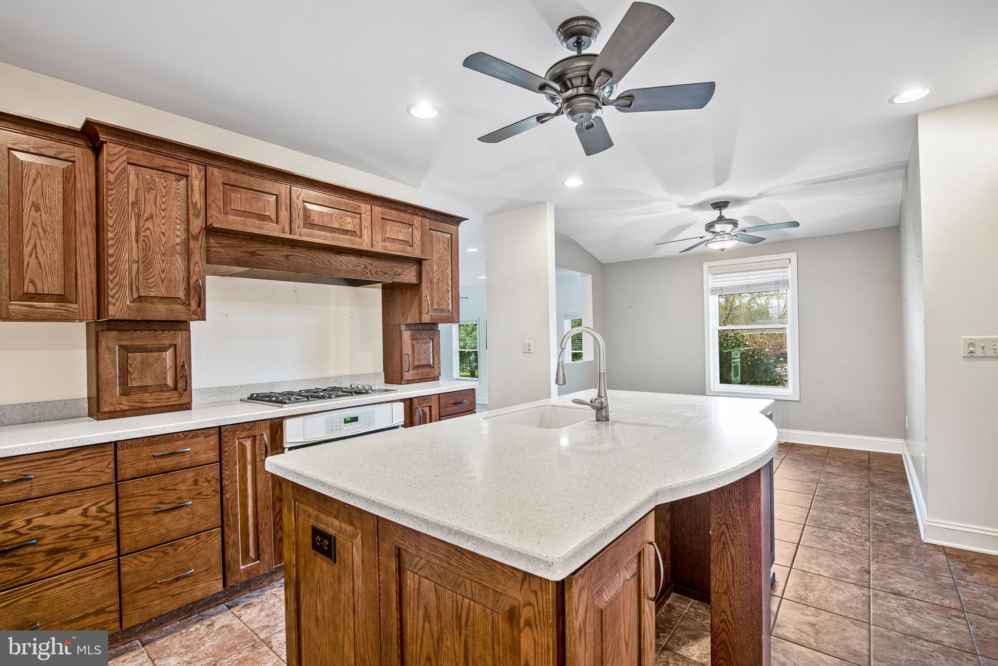 EASTON - Residential Lease