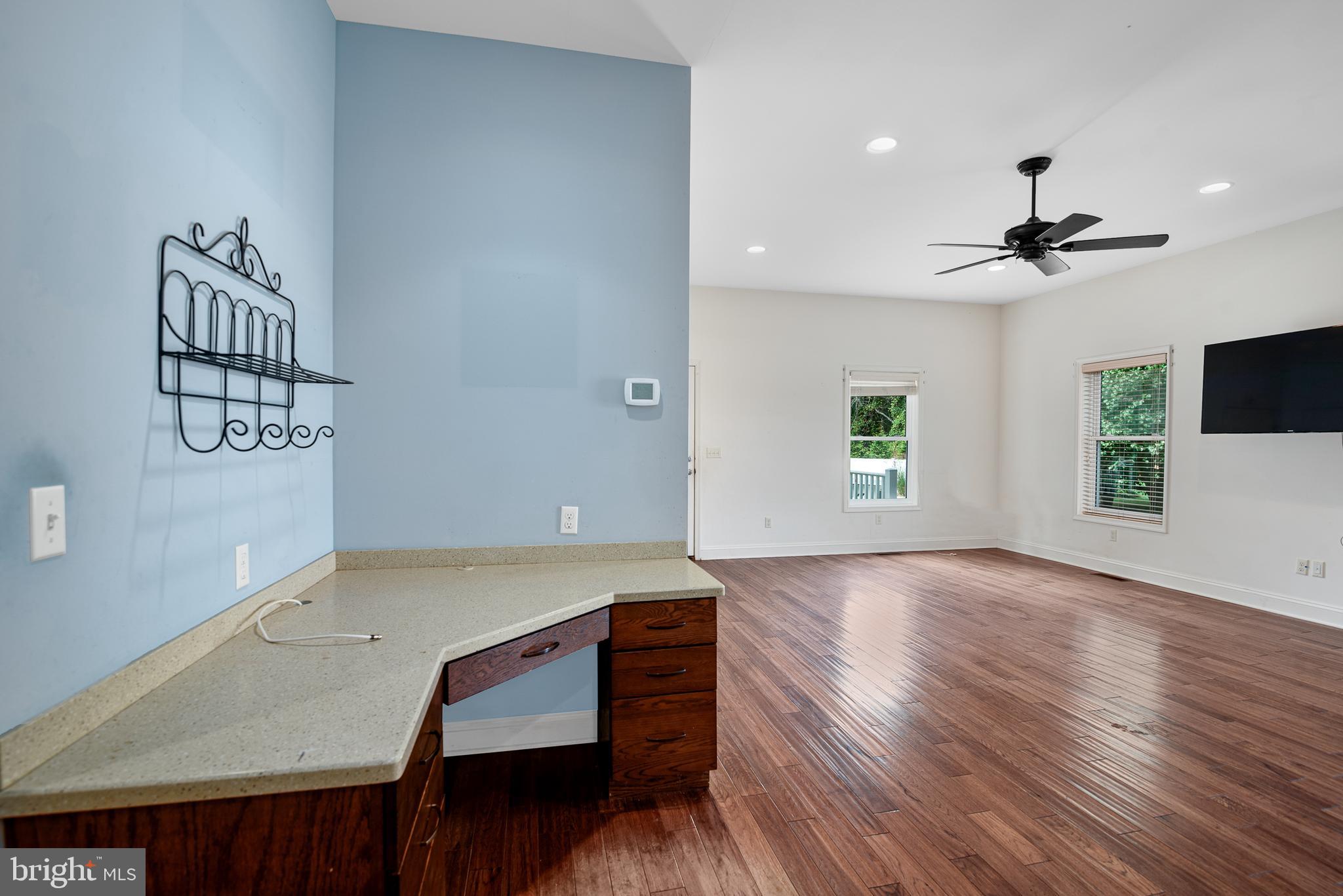 EASTON - Residential Lease