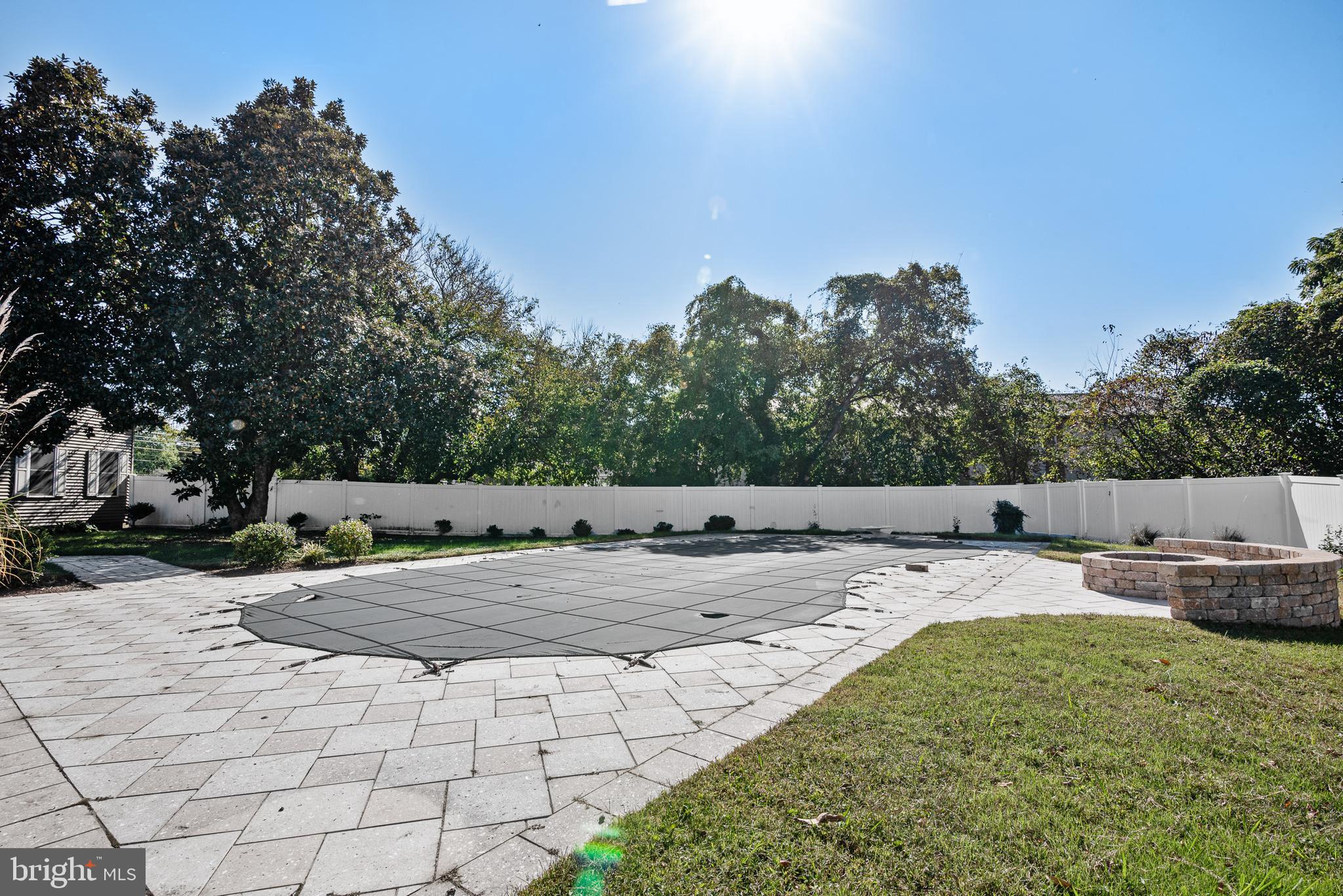 EASTON - Residential Lease