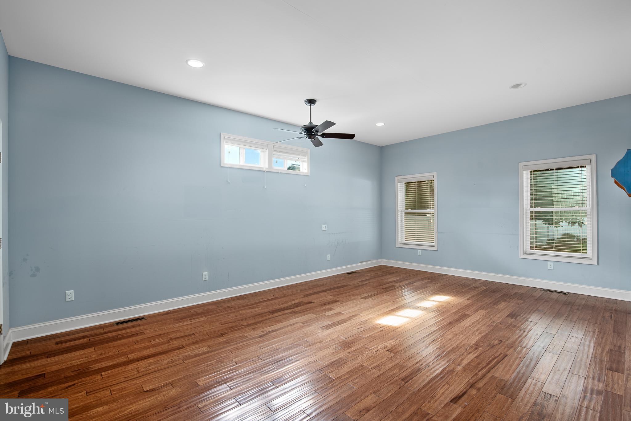 EASTON - Residential Lease