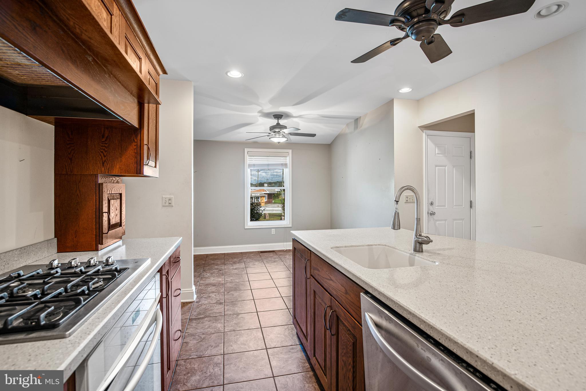 EASTON - Residential Lease