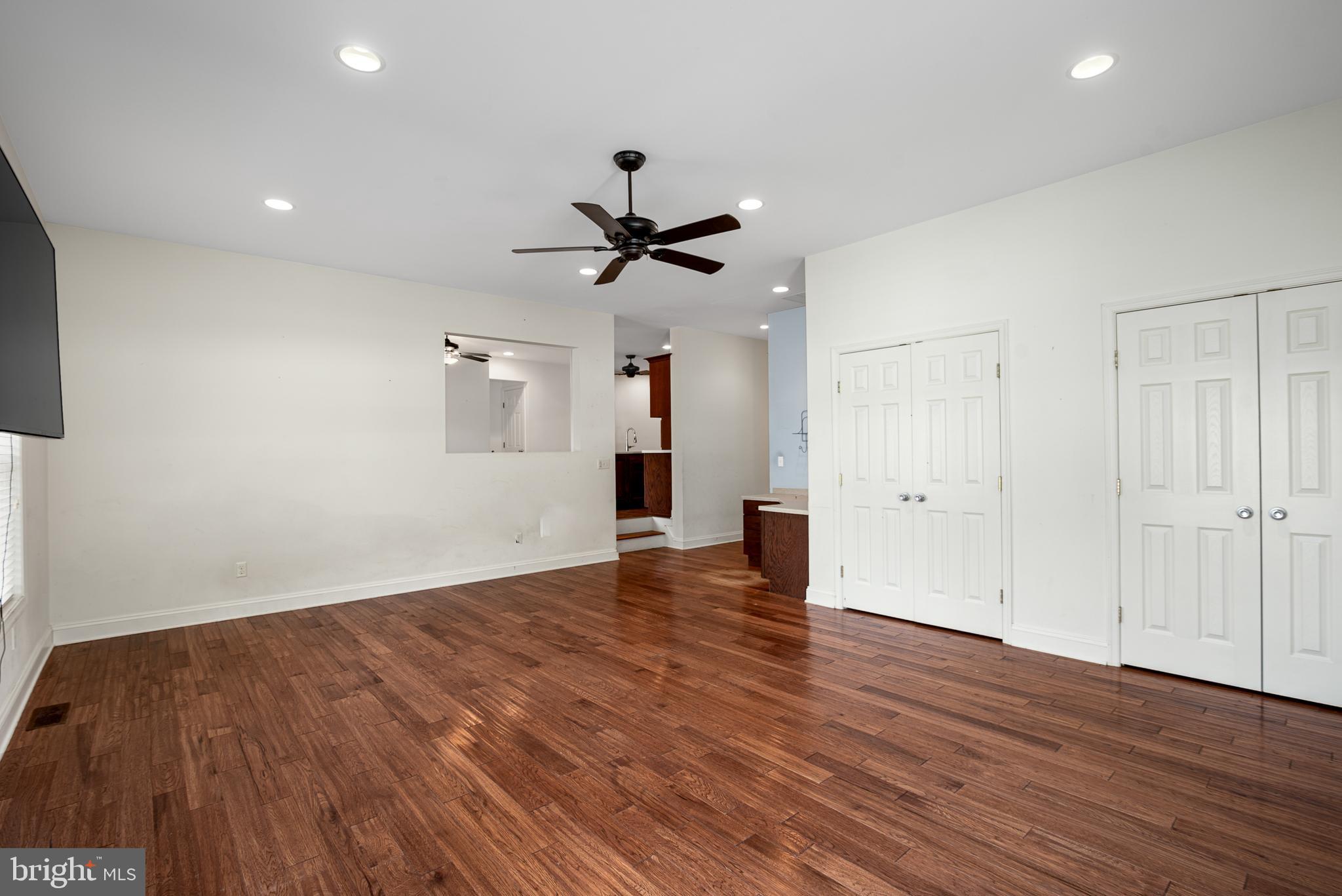 EASTON - Residential Lease