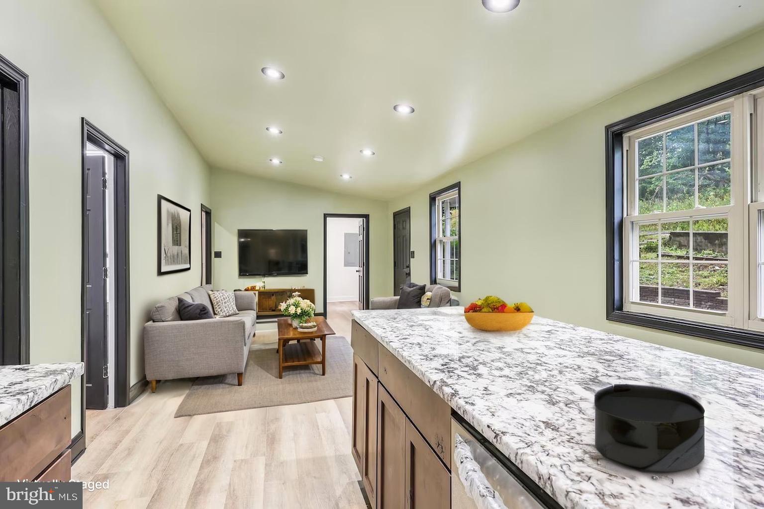 MT FALLS PARK - Residential