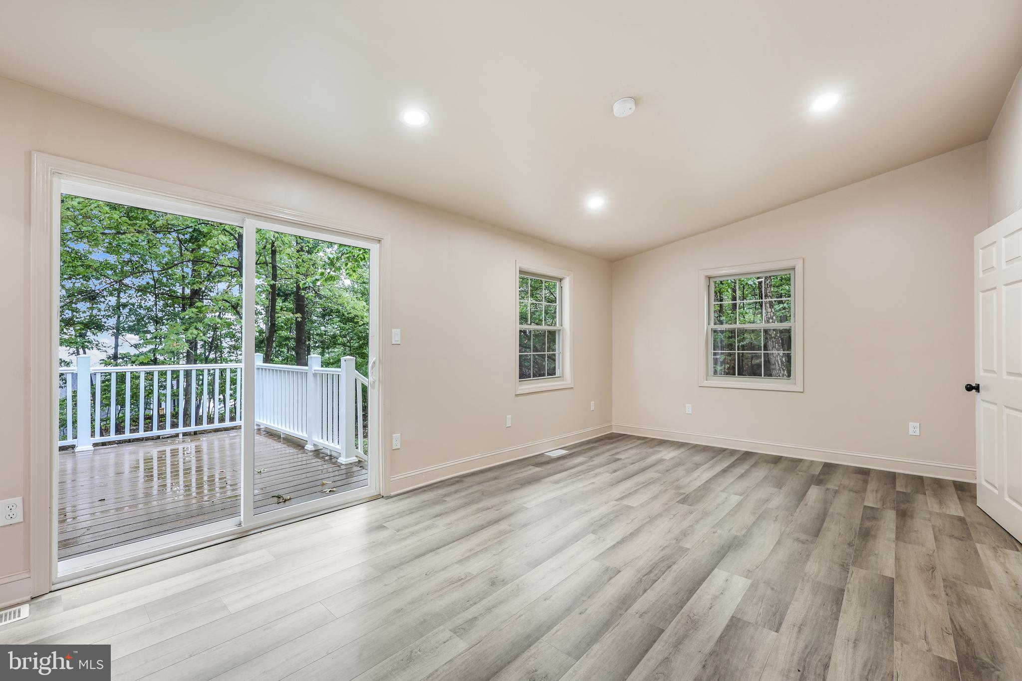 MT FALLS PARK - Residential