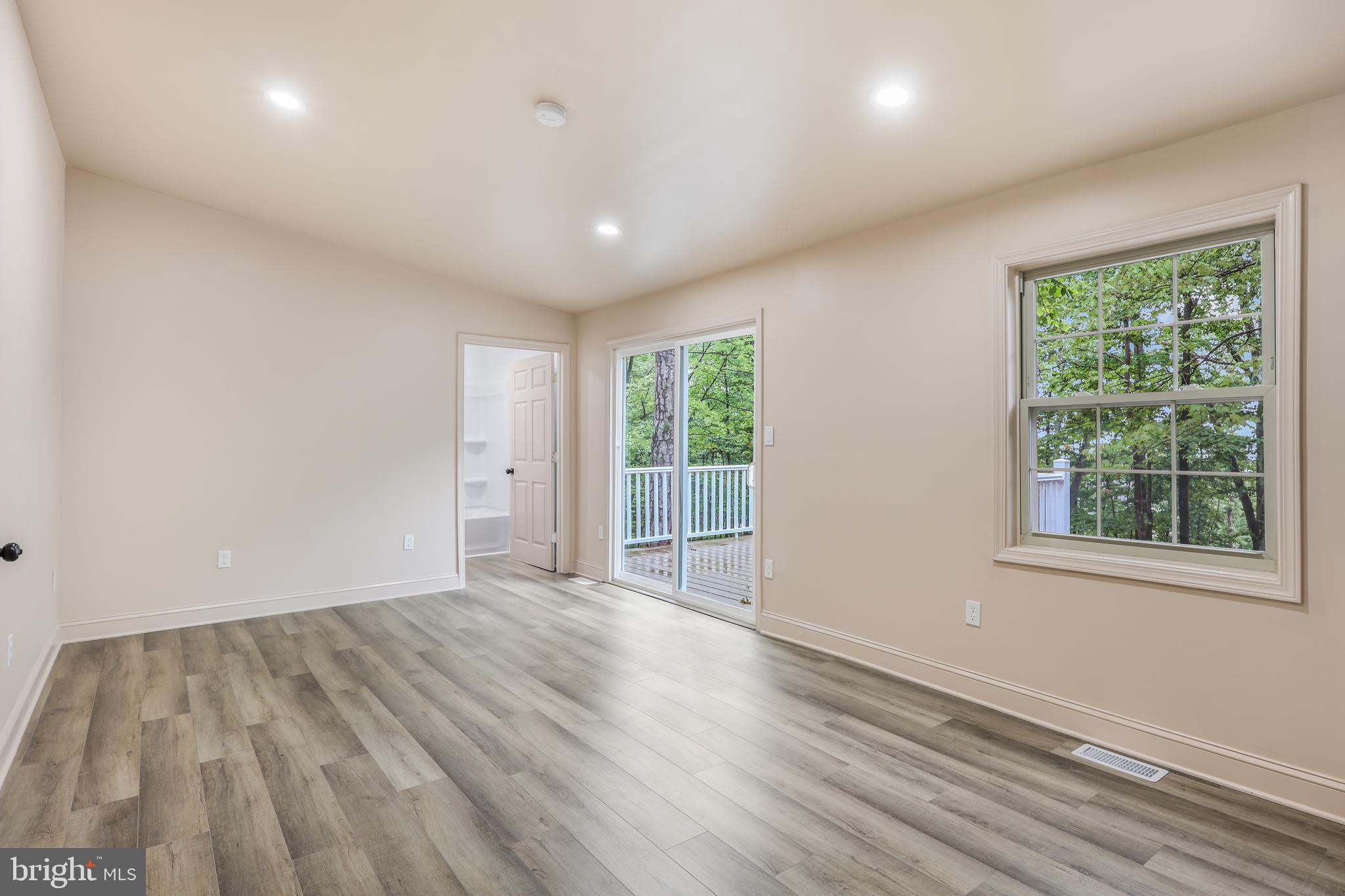 MT FALLS PARK - Residential