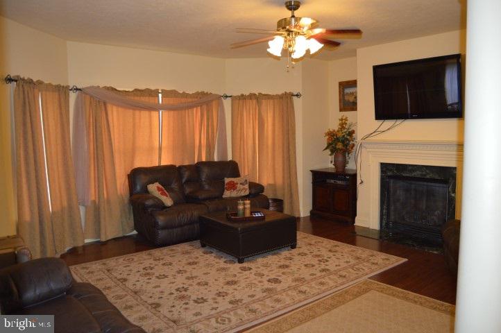 SUNRISE ESTATES - Residential