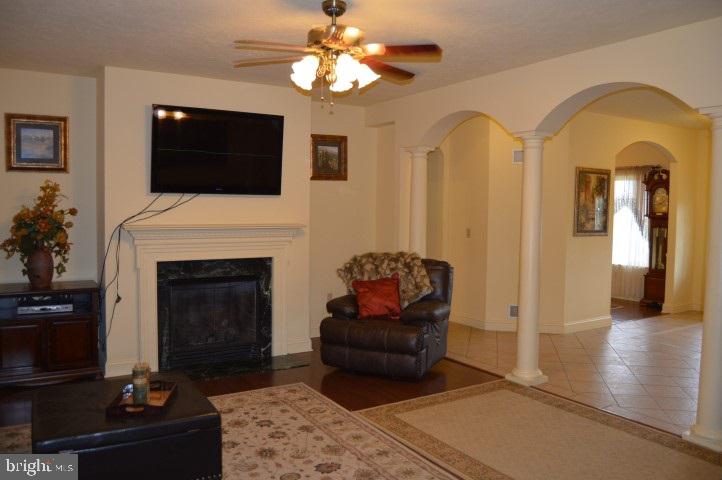 SUNRISE ESTATES - Residential