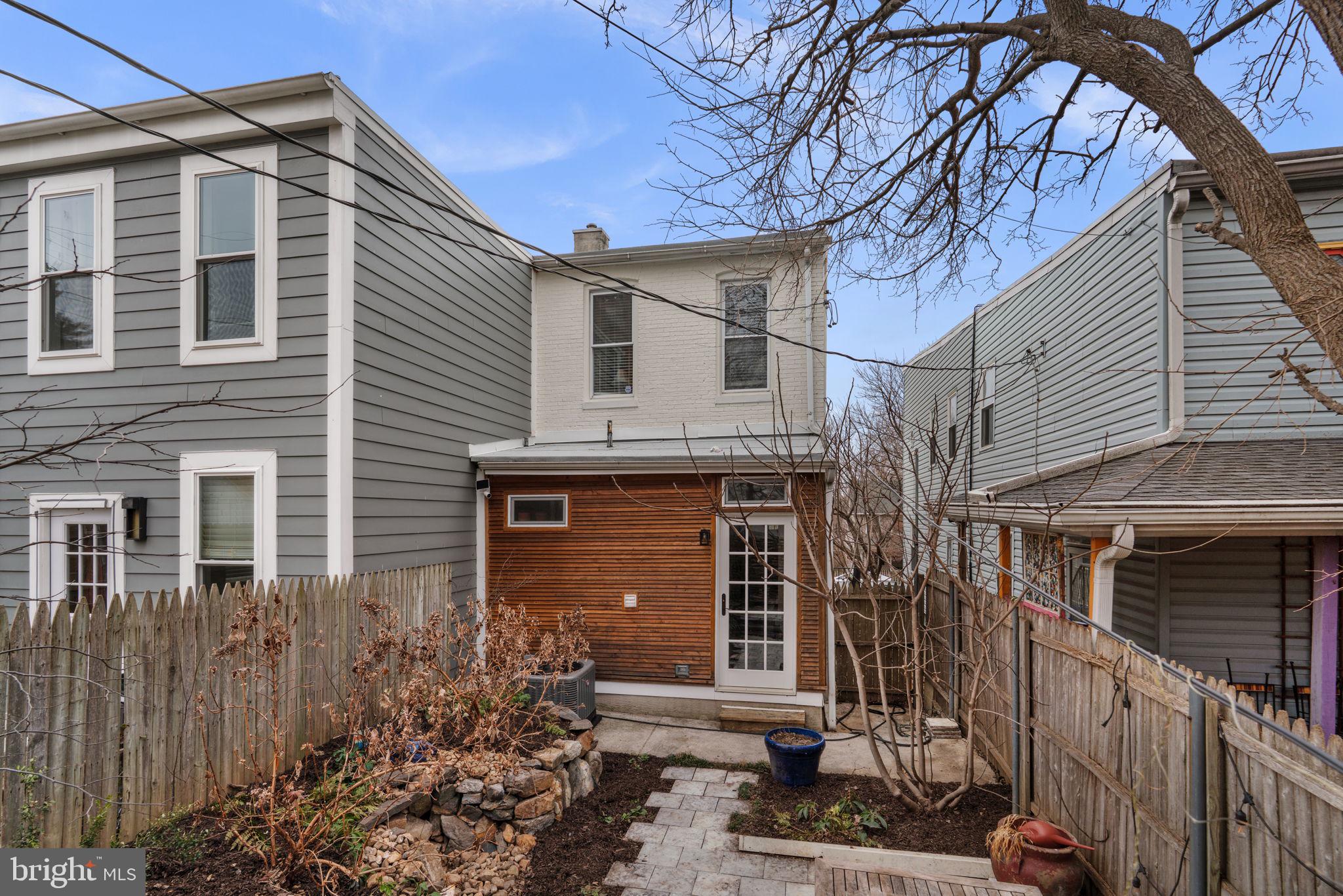 HAMPDEN HISTORIC DISTRICT - Residential