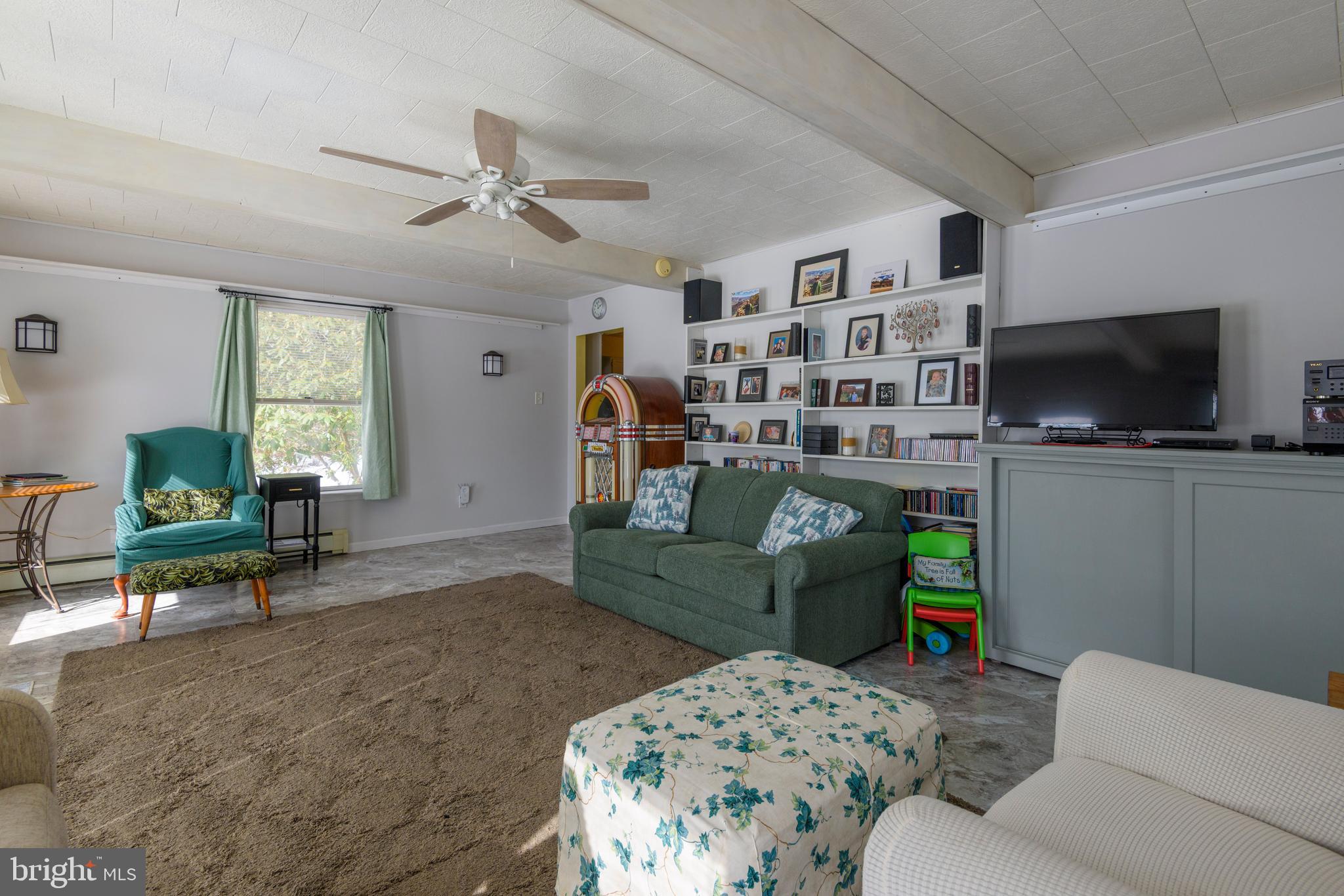 HUNTING HILLS - Residential