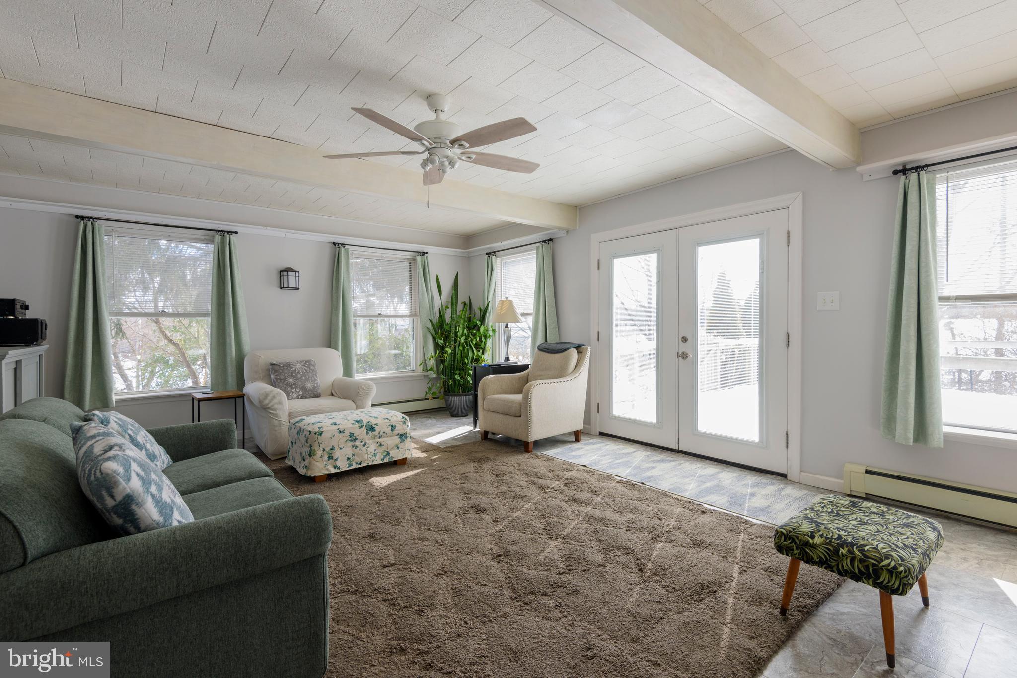 HUNTING HILLS - Residential