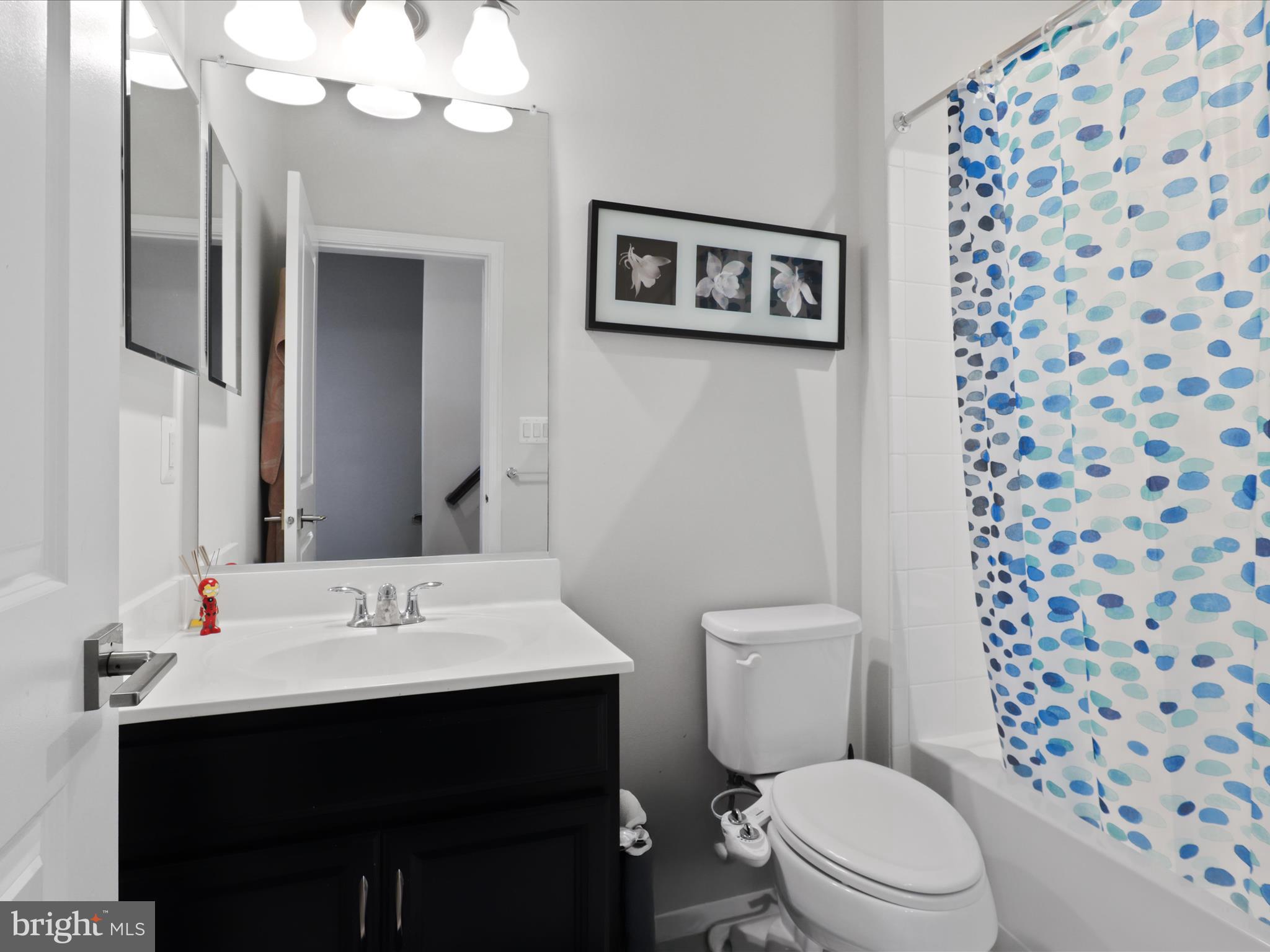 LOUDOUN VALLEY ESTATES 2 - Residential Lease