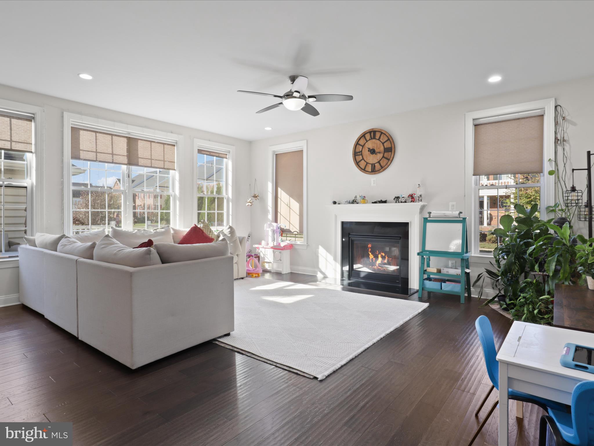 LOUDOUN VALLEY ESTATES 2 - Residential Lease