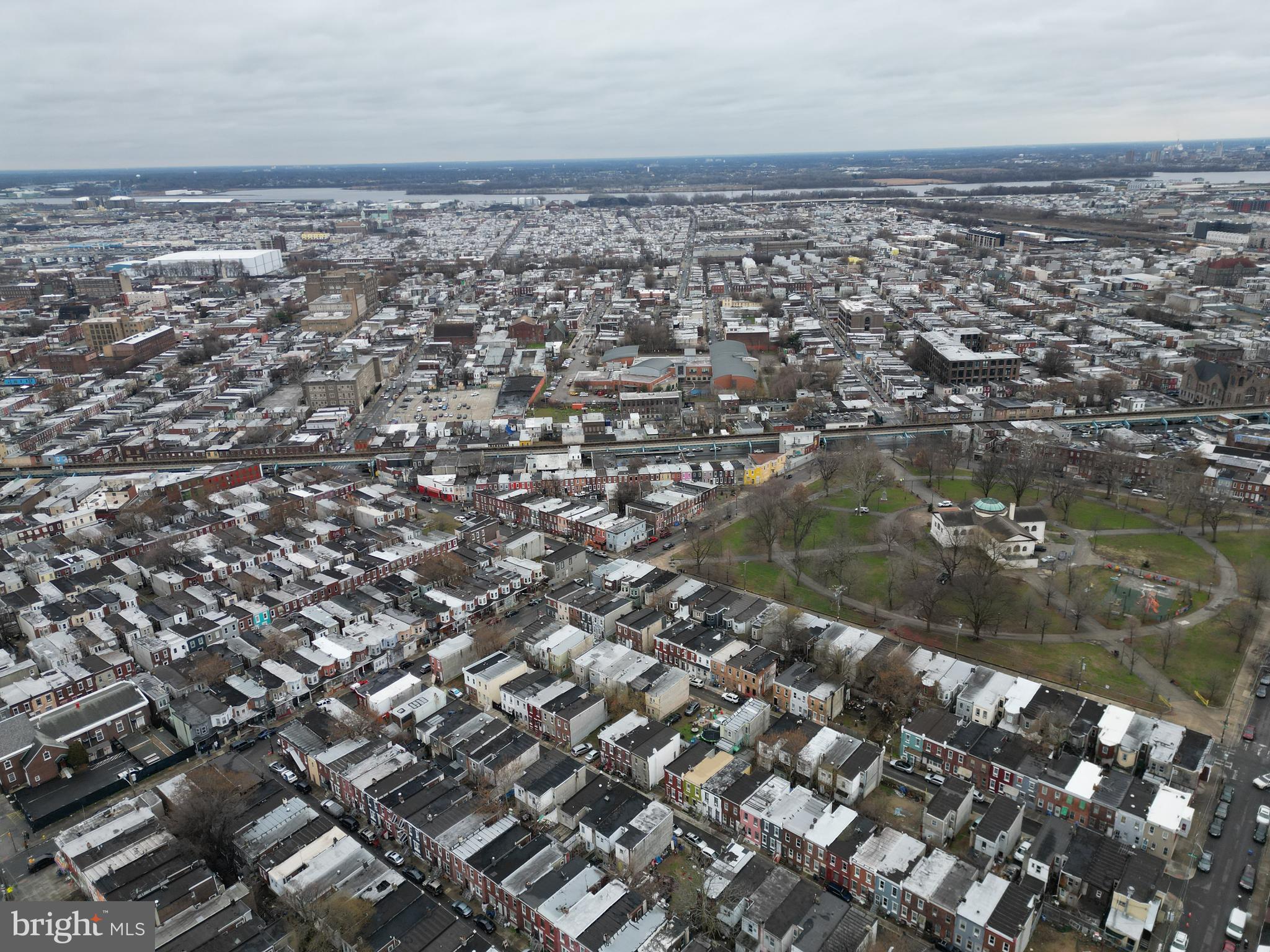 629 E LIPPINCOTT STREET