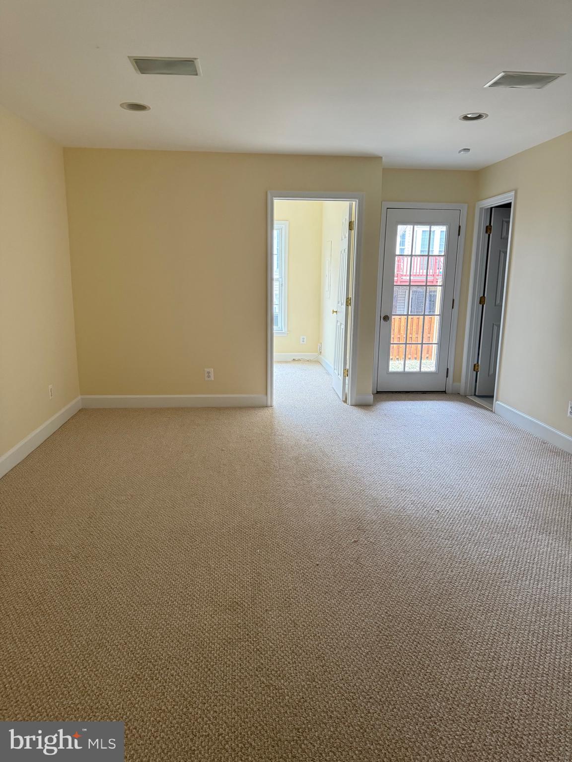 COPPERMINE CROSSING - Residential Lease