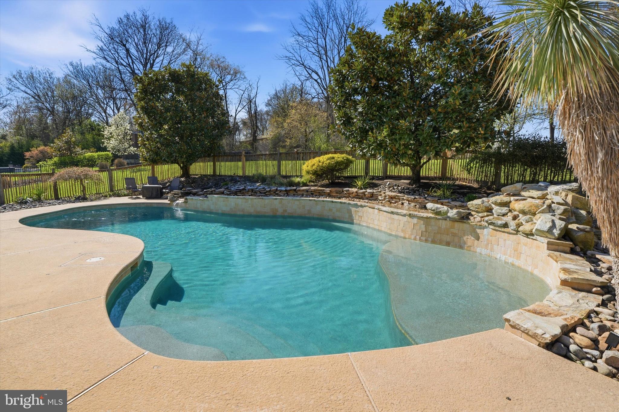 ARBOUR HILL - Residential