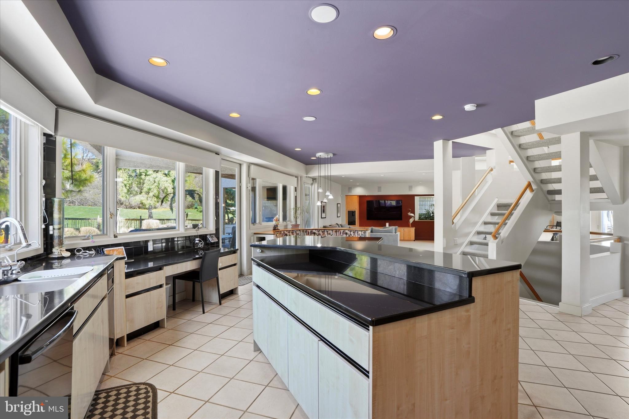 ARBOUR HILL - Residential