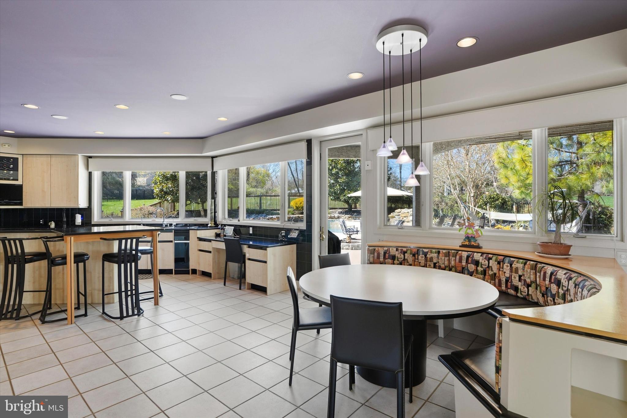 ARBOUR HILL - Residential