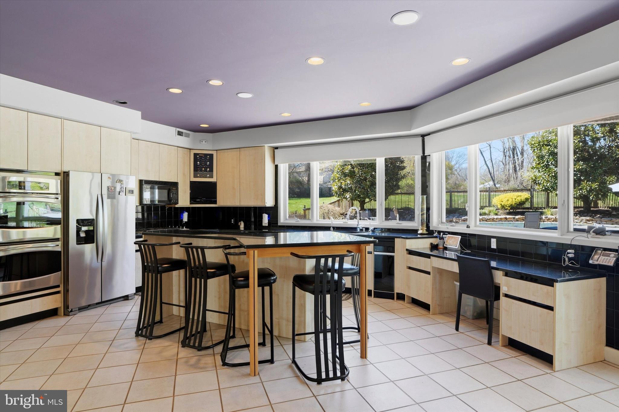 ARBOUR HILL - Residential