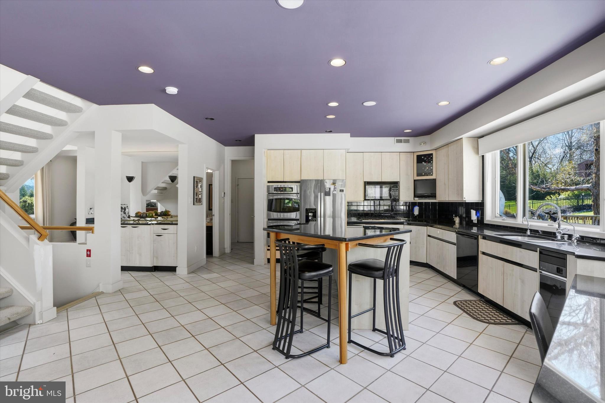 ARBOUR HILL - Residential