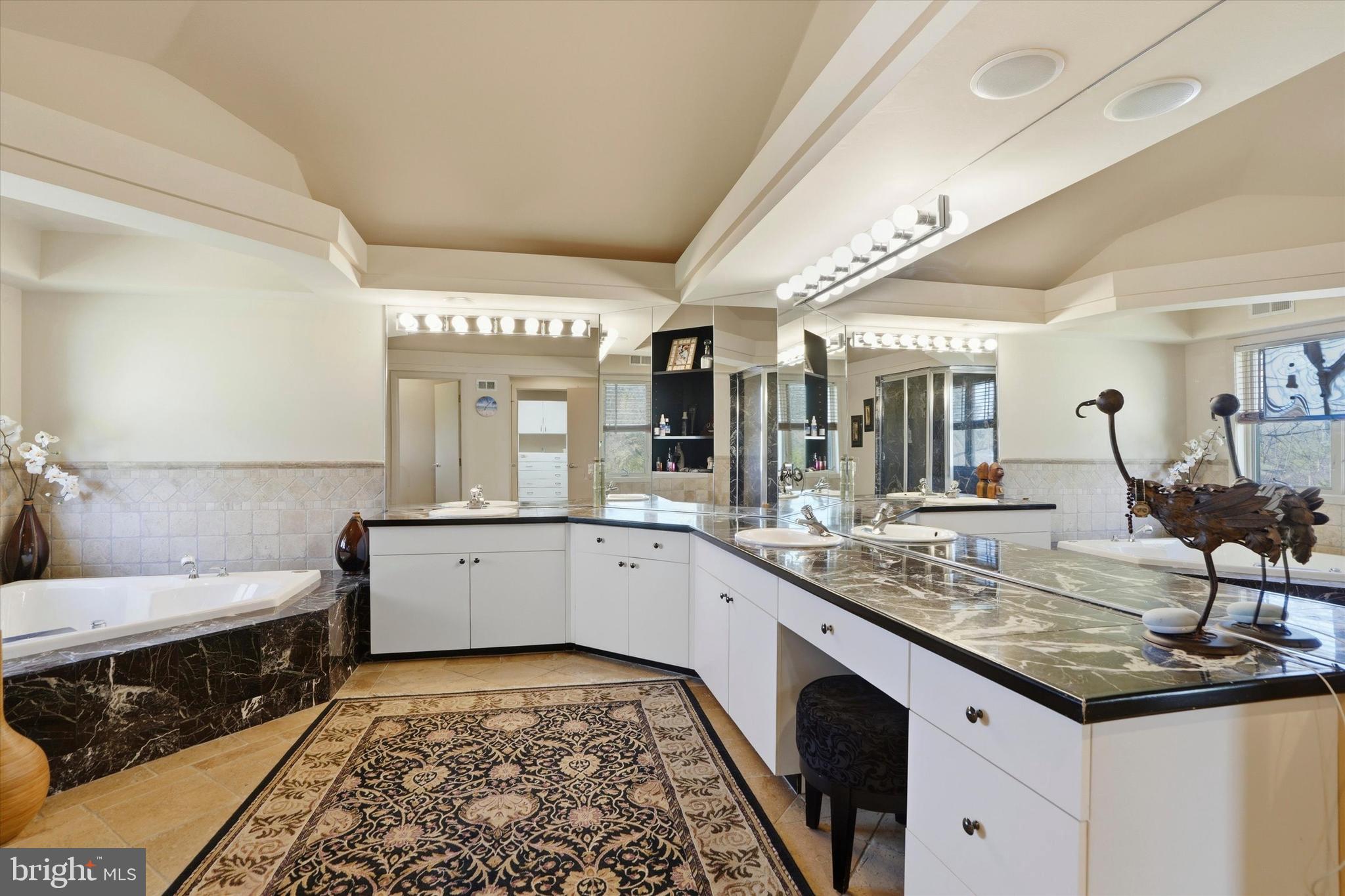 ARBOUR HILL - Residential