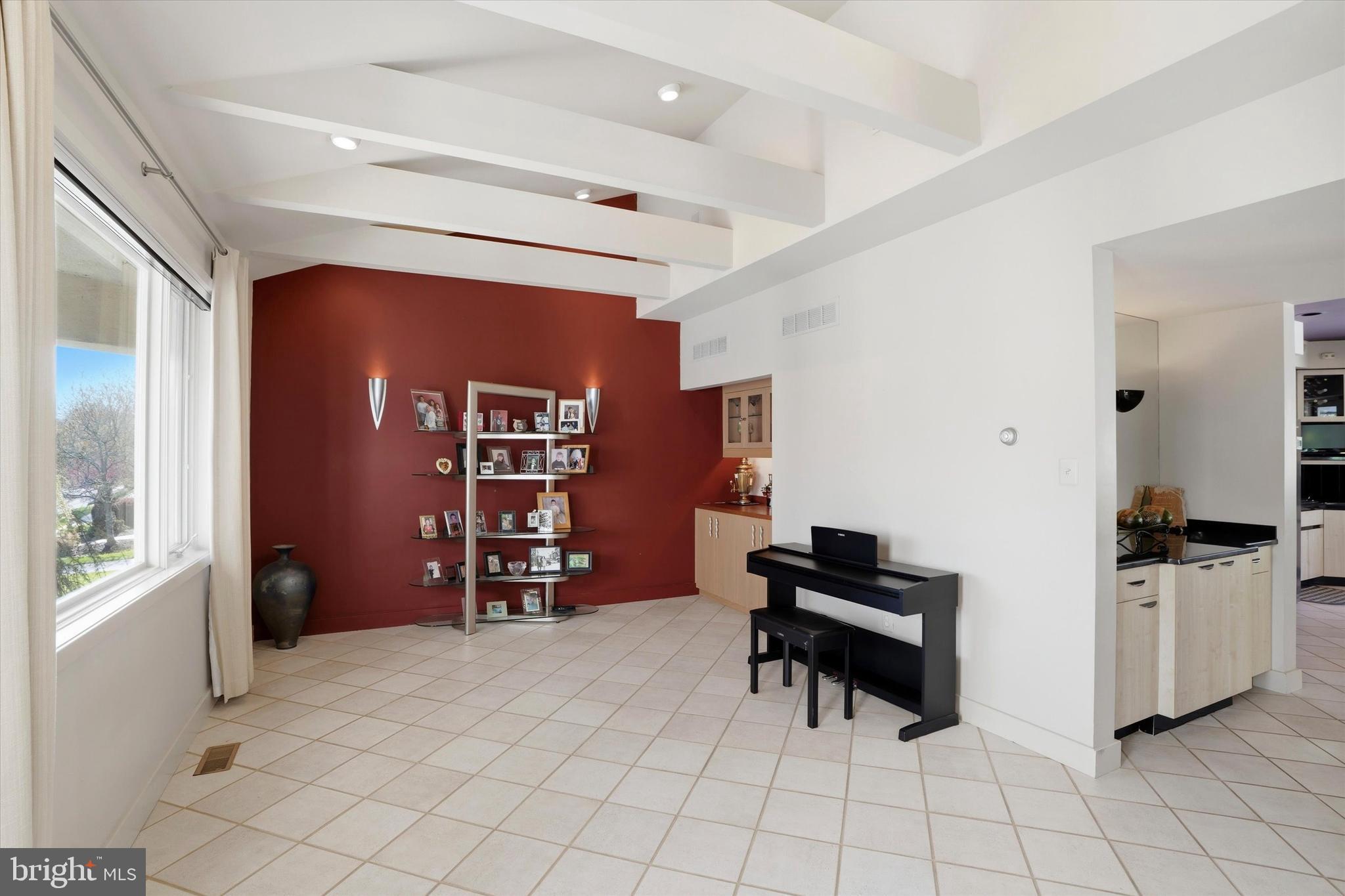 ARBOUR HILL - Residential