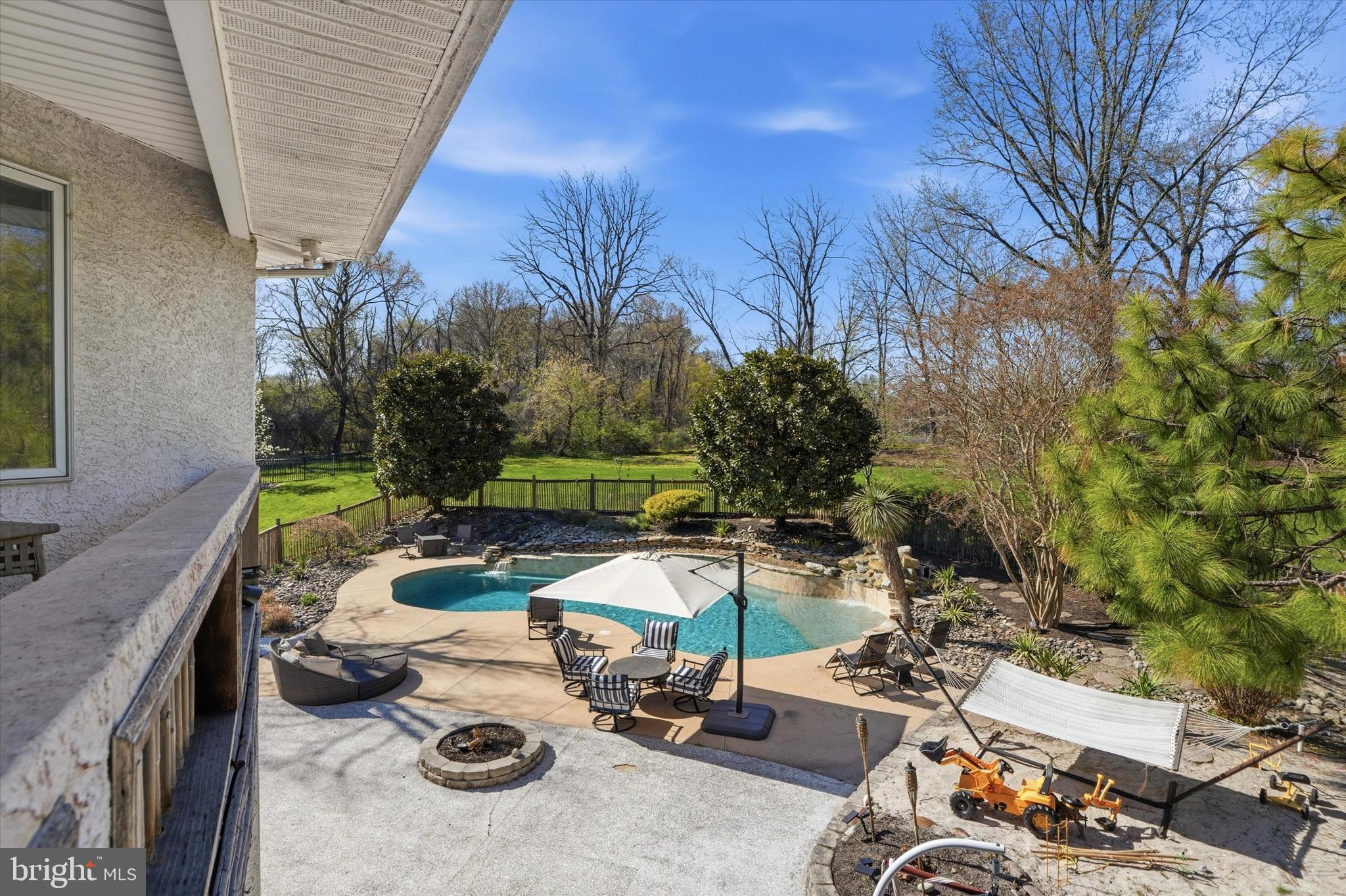 ARBOUR HILL - Residential