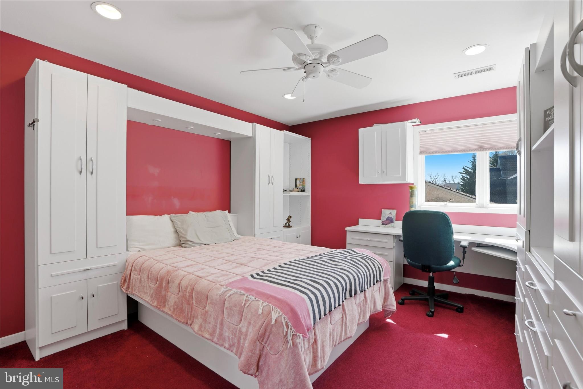 ARBOUR HILL - Residential