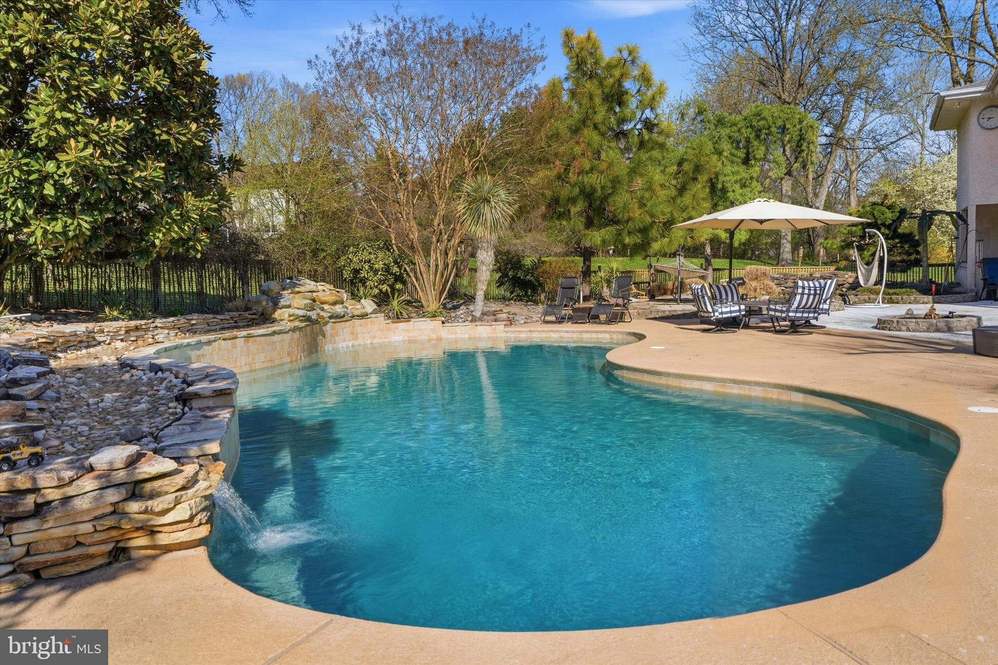ARBOUR HILL - Residential