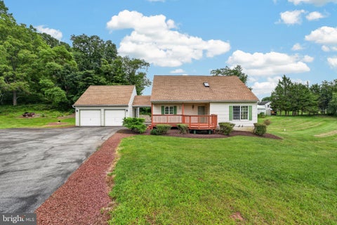Homes For Sale - 5039 Valley View Road<br/> MOHNTON, PA 19540