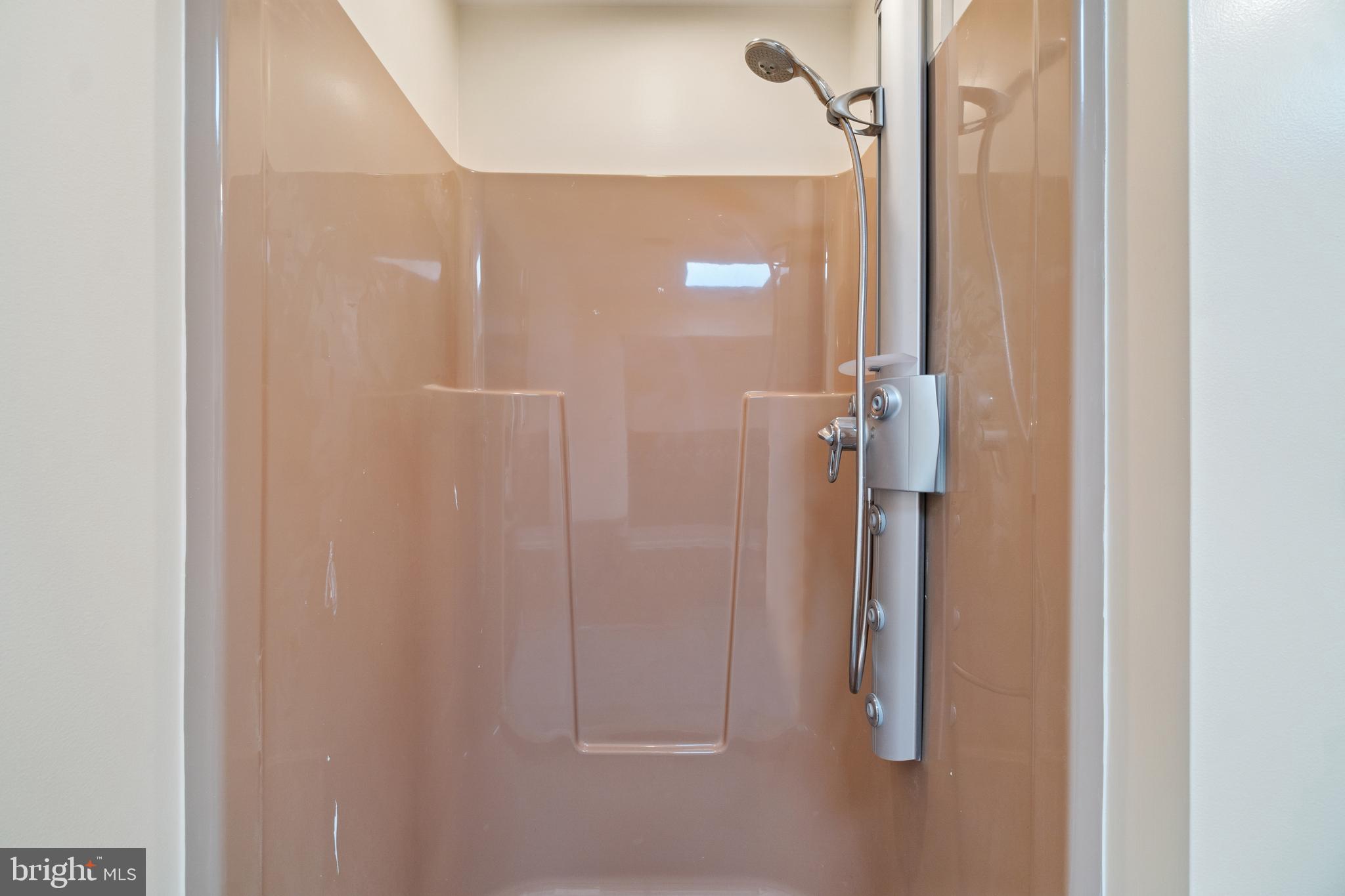 HIGHLANDTOWN - Residential