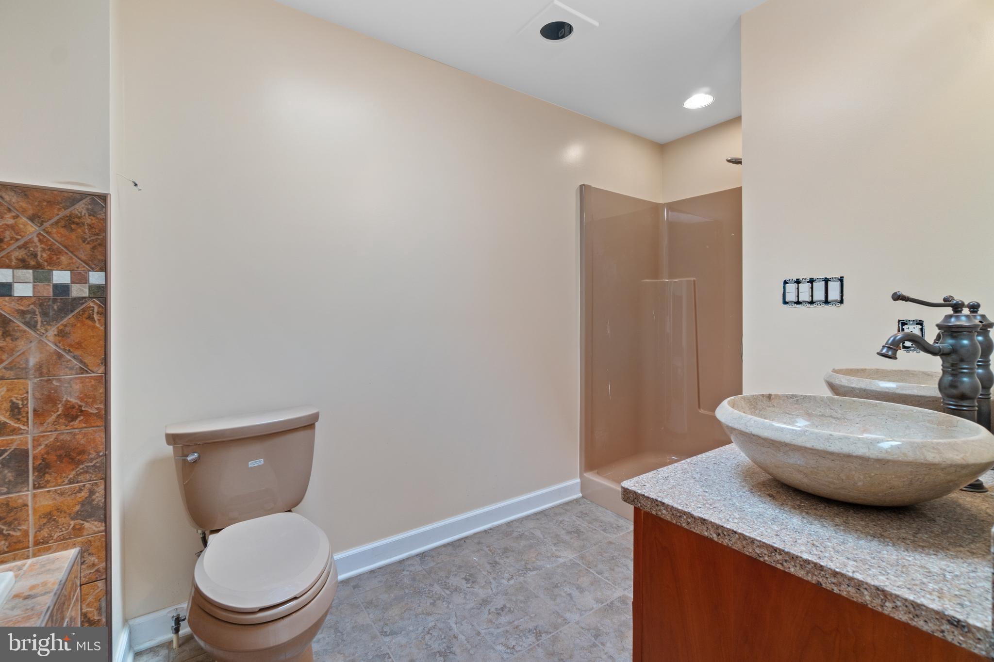 HIGHLANDTOWN - Residential