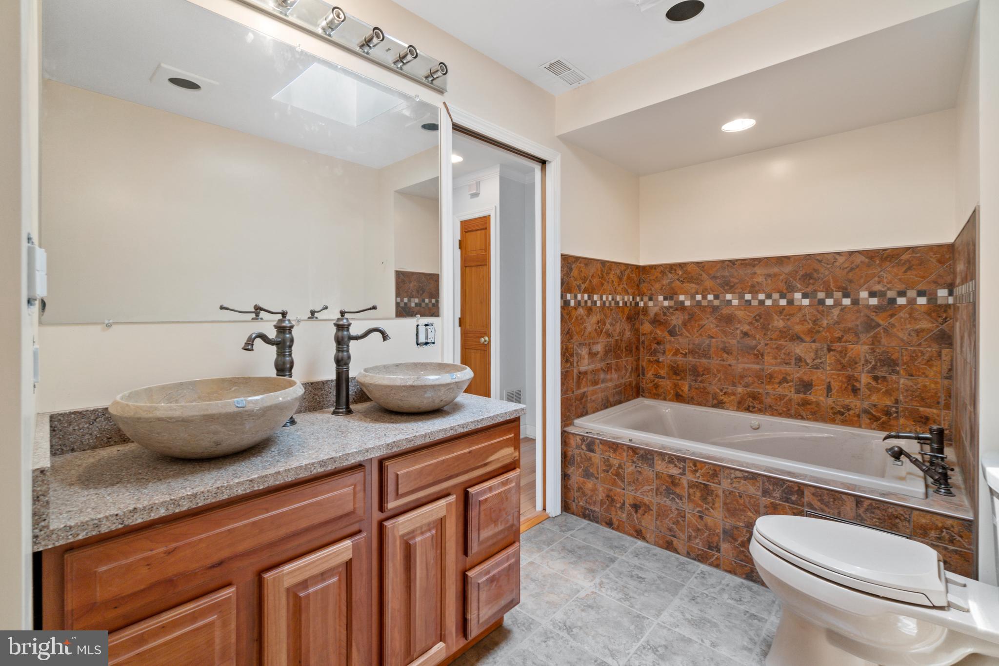 HIGHLANDTOWN - Residential